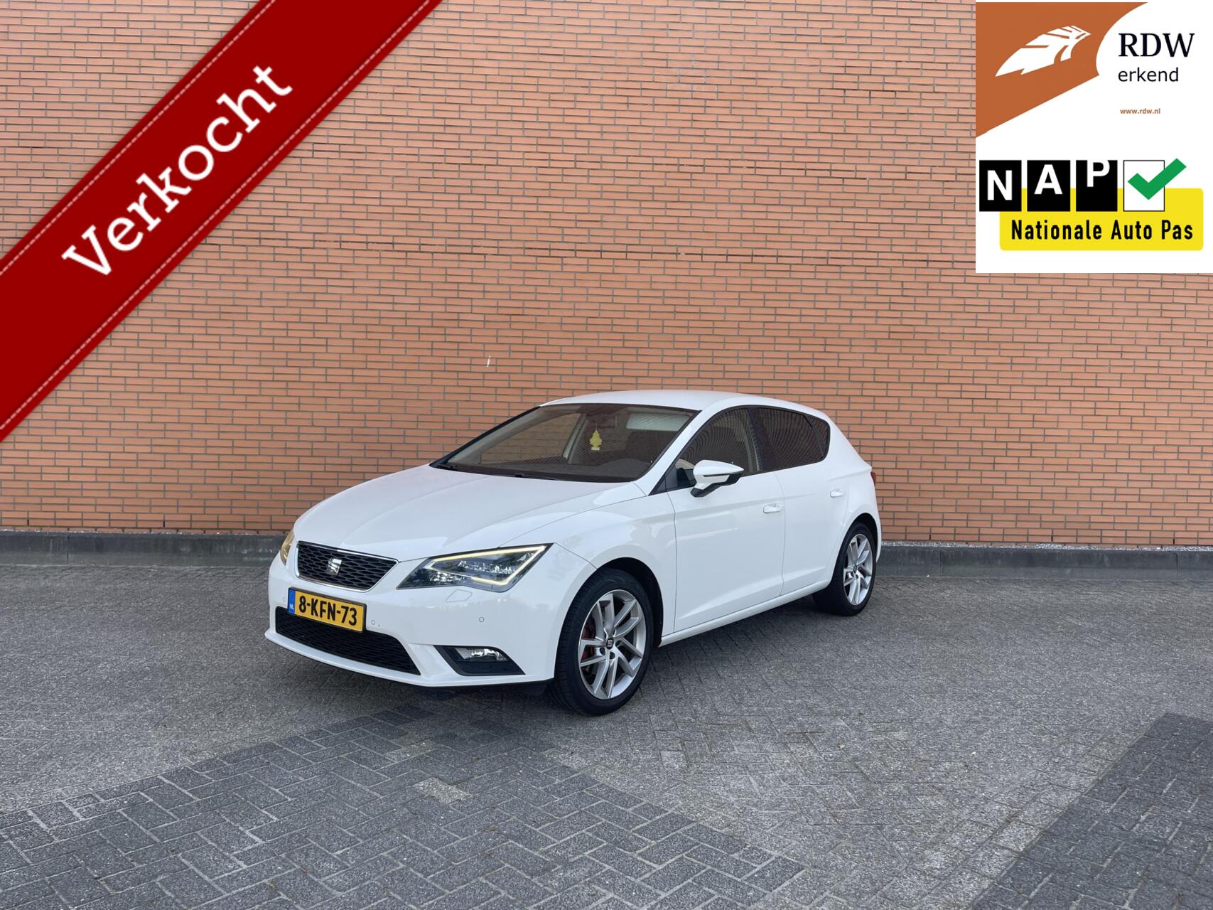 Seat Leon 1.2 TSI Style LED | XENON | NAP | AIRCO | APK-27 | 2013 - voorkant