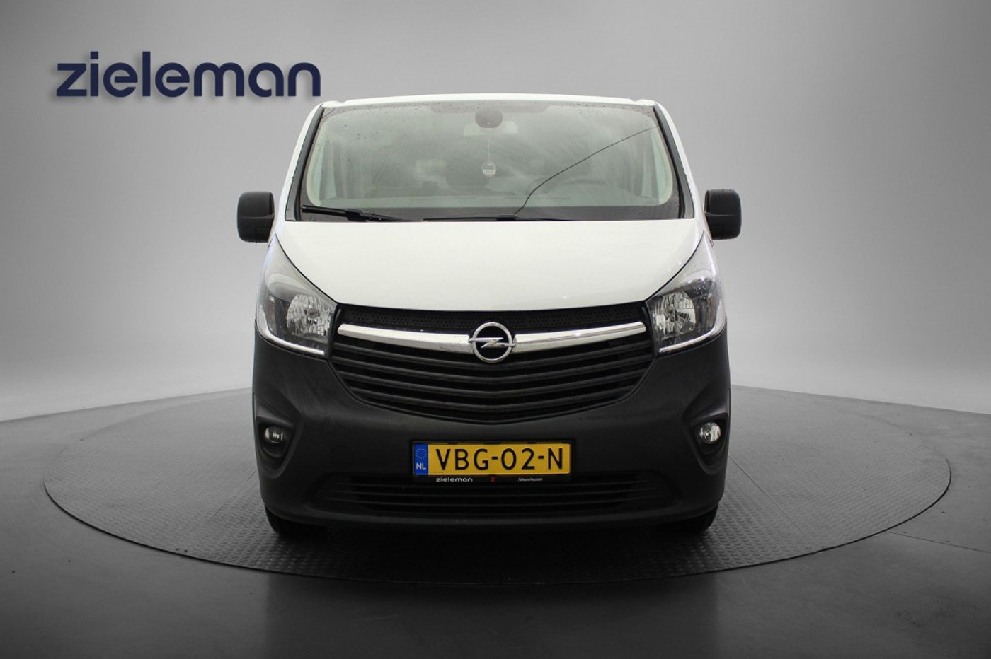 Foto van Opel Vivaro-b