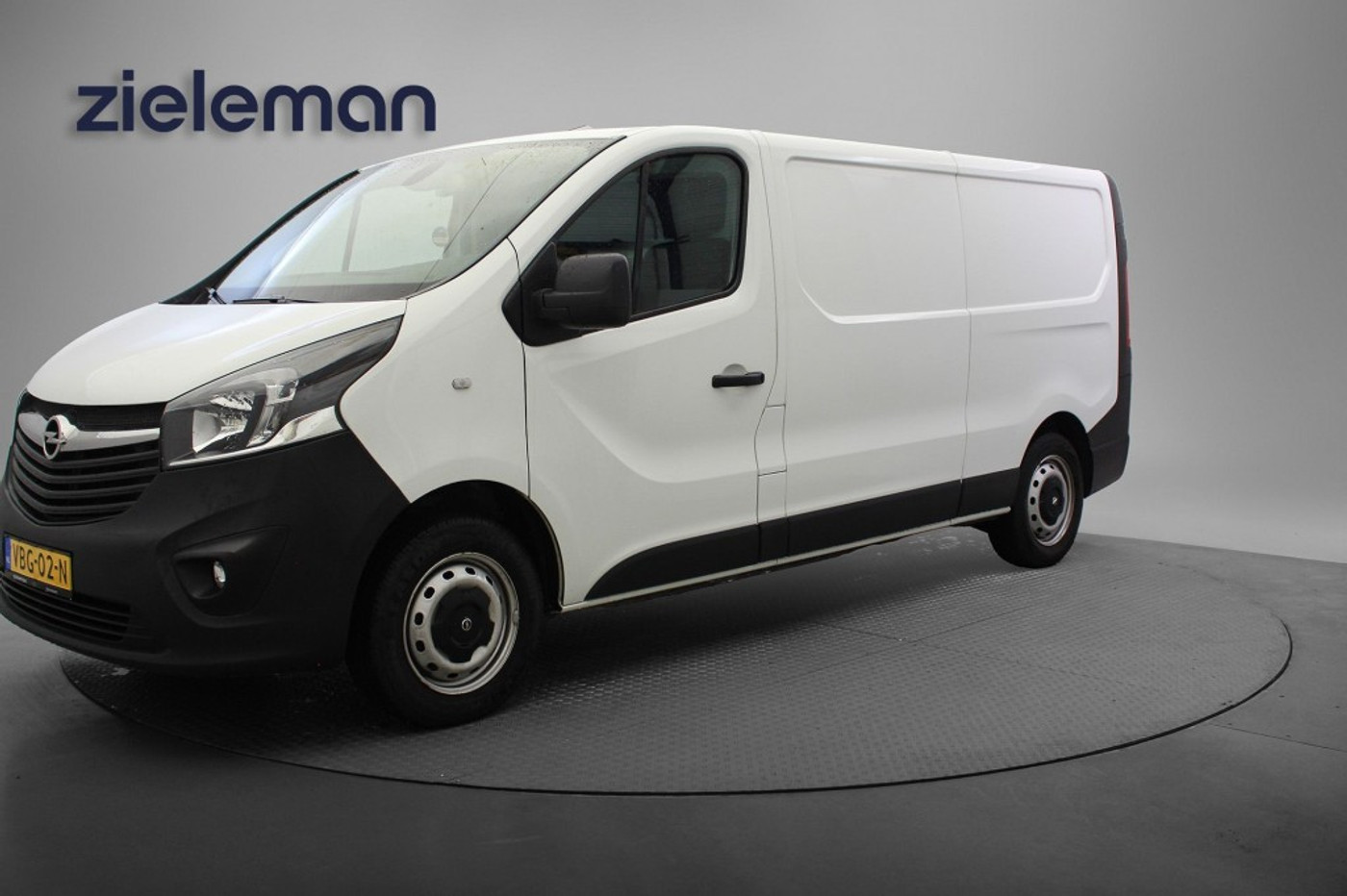 Foto van Opel Vivaro-b
