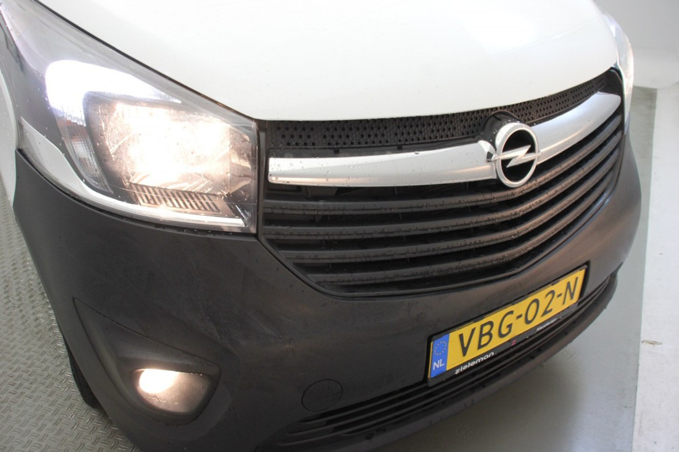 Foto van Opel Vivaro-b