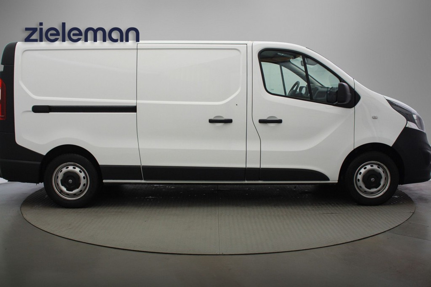 Foto van Opel Vivaro-b