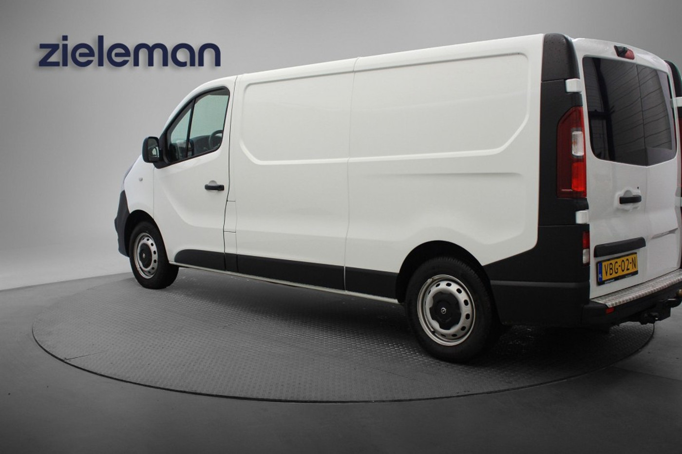 Foto van Opel Vivaro-b