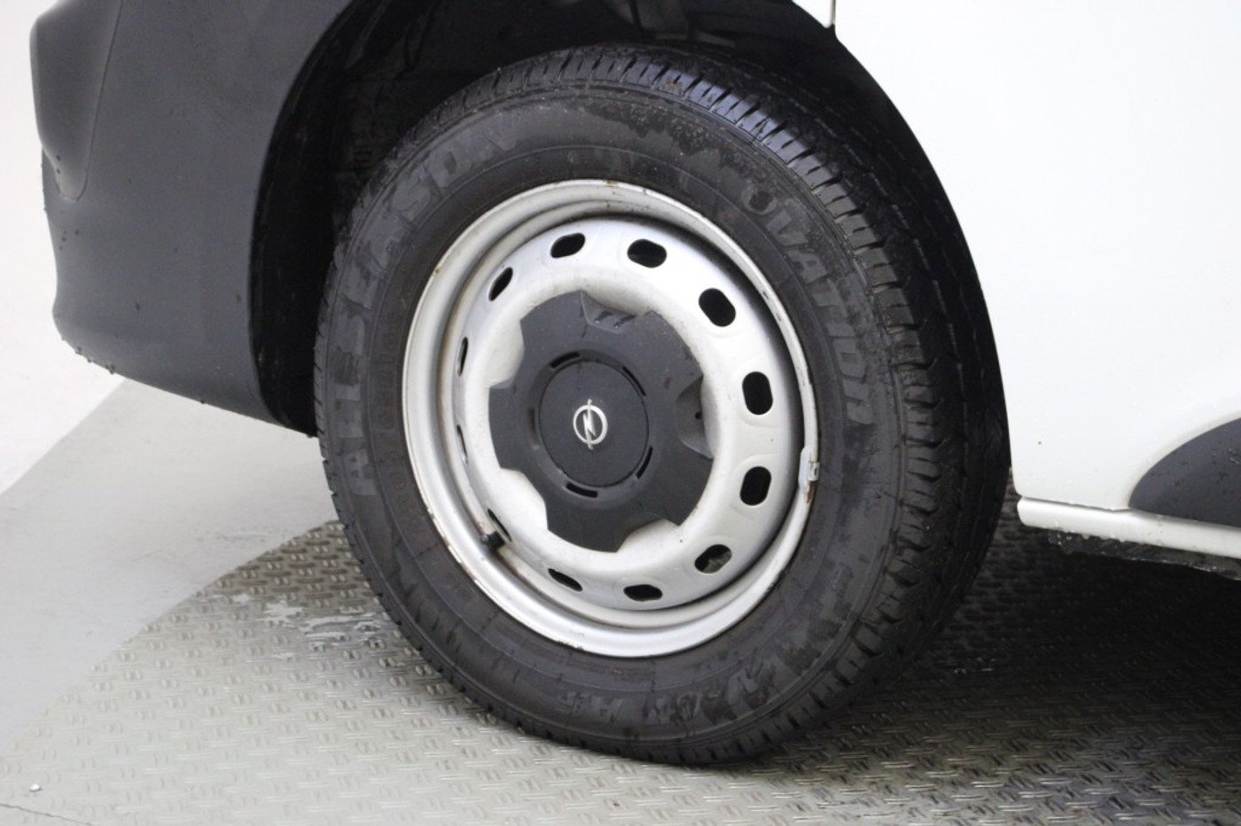 Foto van Opel Vivaro-b