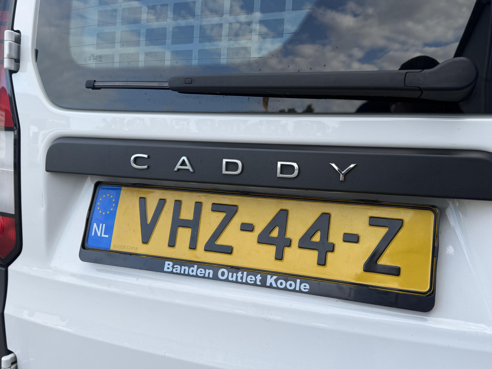 Foto van Volkswagen Caddy Modified Partition Wall