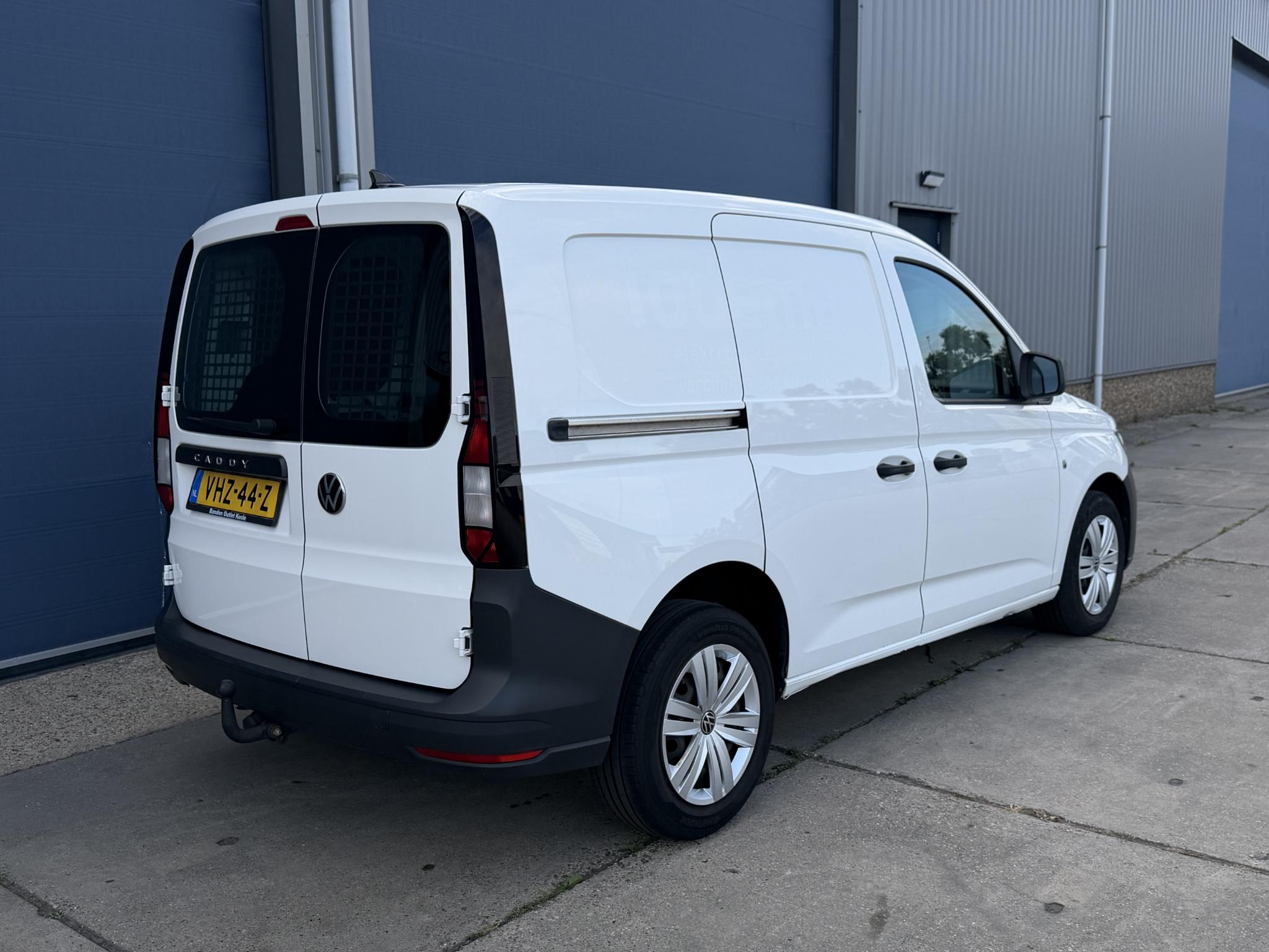 Foto van Volkswagen Caddy Modified Partition Wall