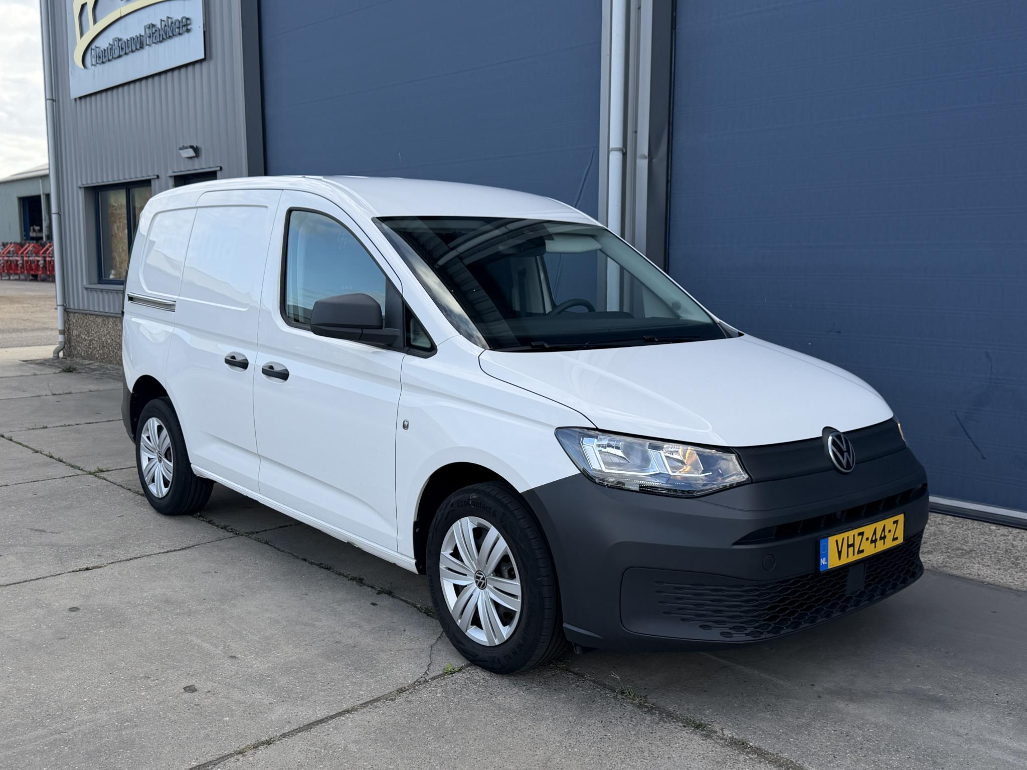 Foto van Volkswagen Caddy Modified Partition Wall