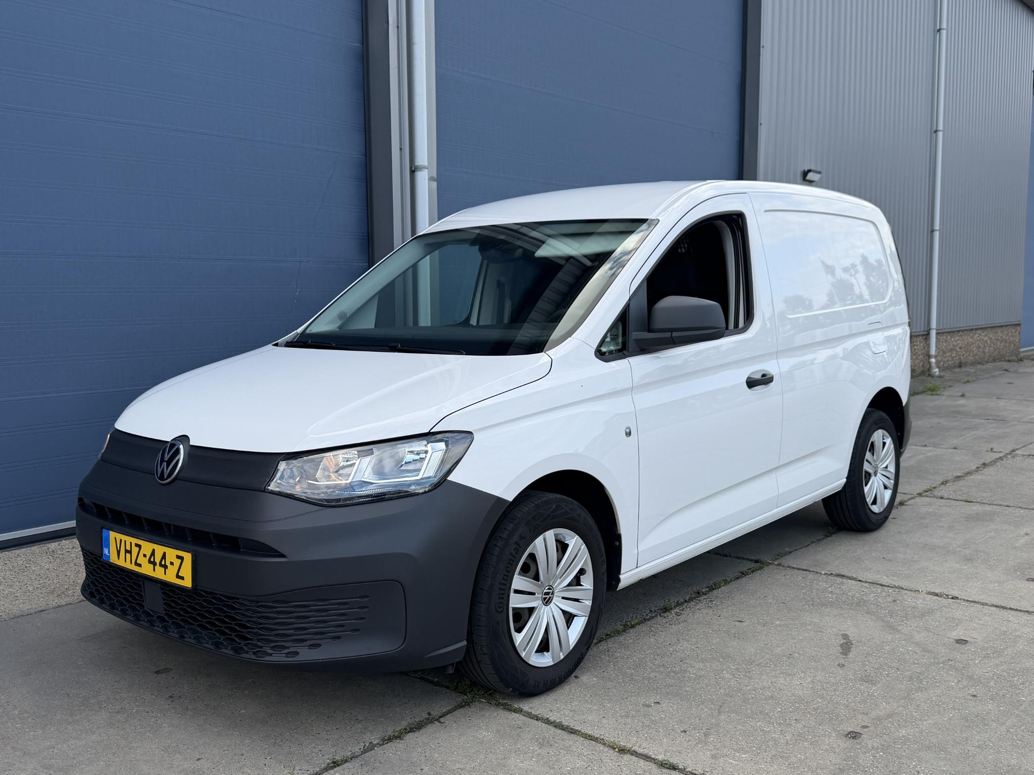 Foto van Volkswagen Caddy Modified Partition Wall