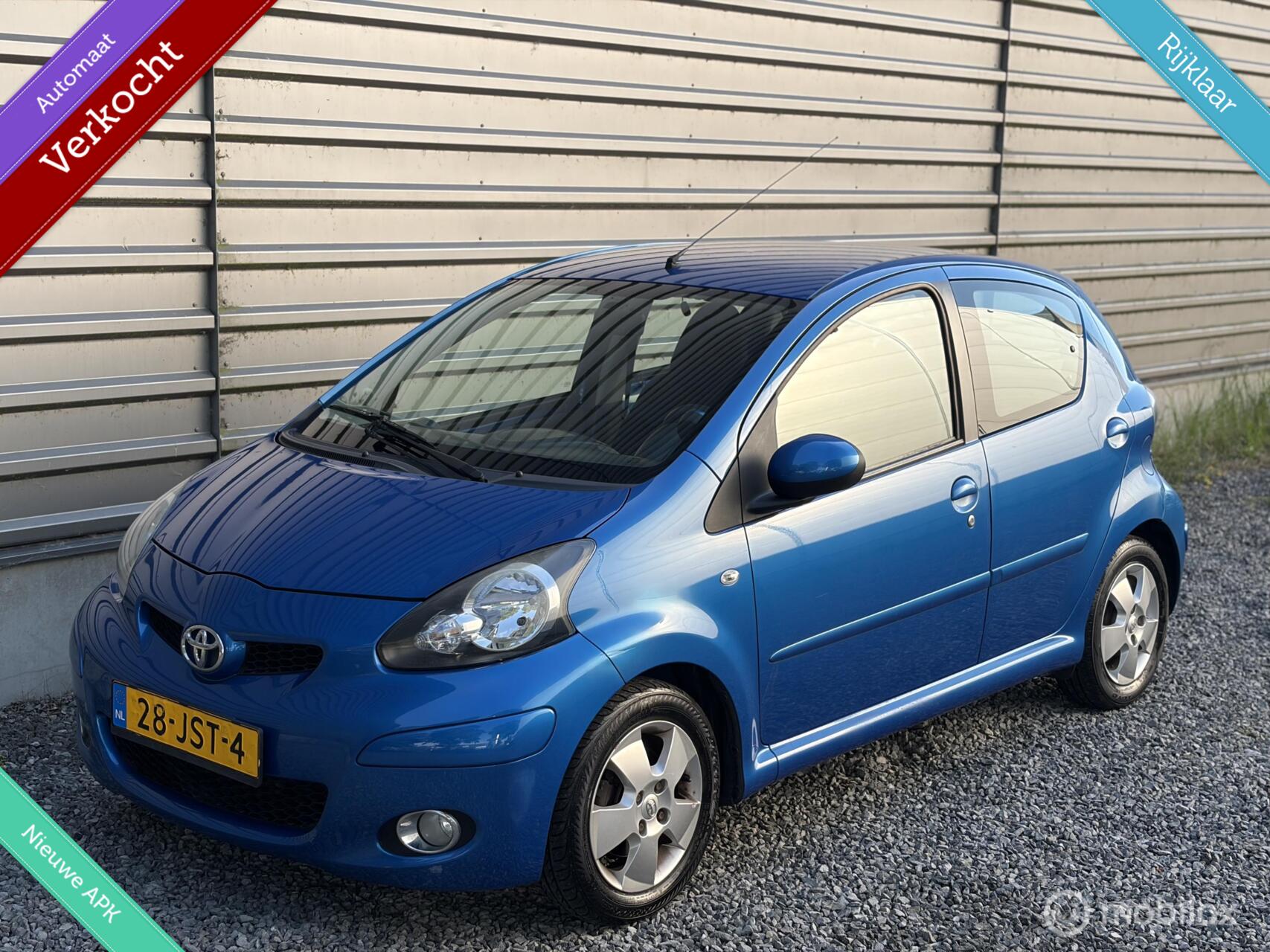 Toyota Toyota Aygo 1.0-12V Dynamic Blue AUTOMAAT|NW APK|AIRCO|ELEK PAKKET| 2009 - voorkant