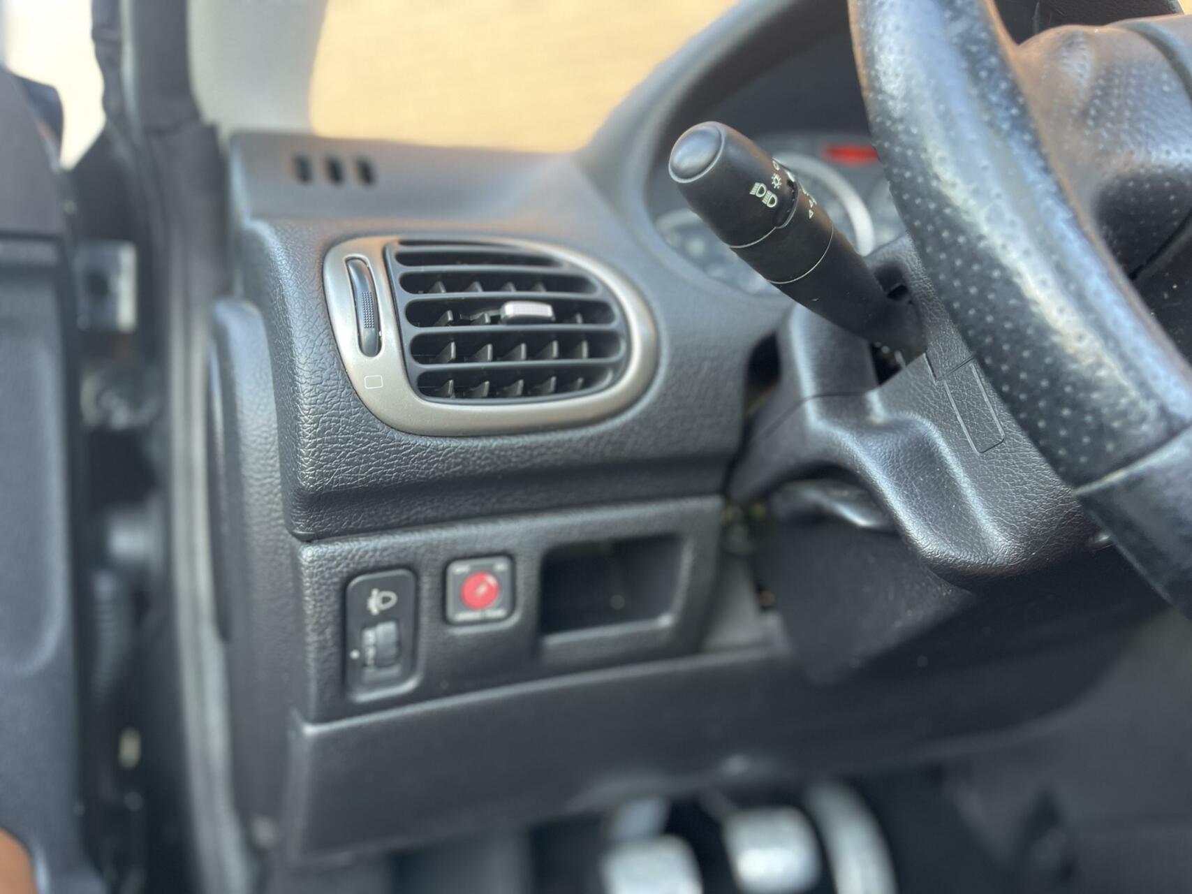 Foto van Peugeot 206 CC