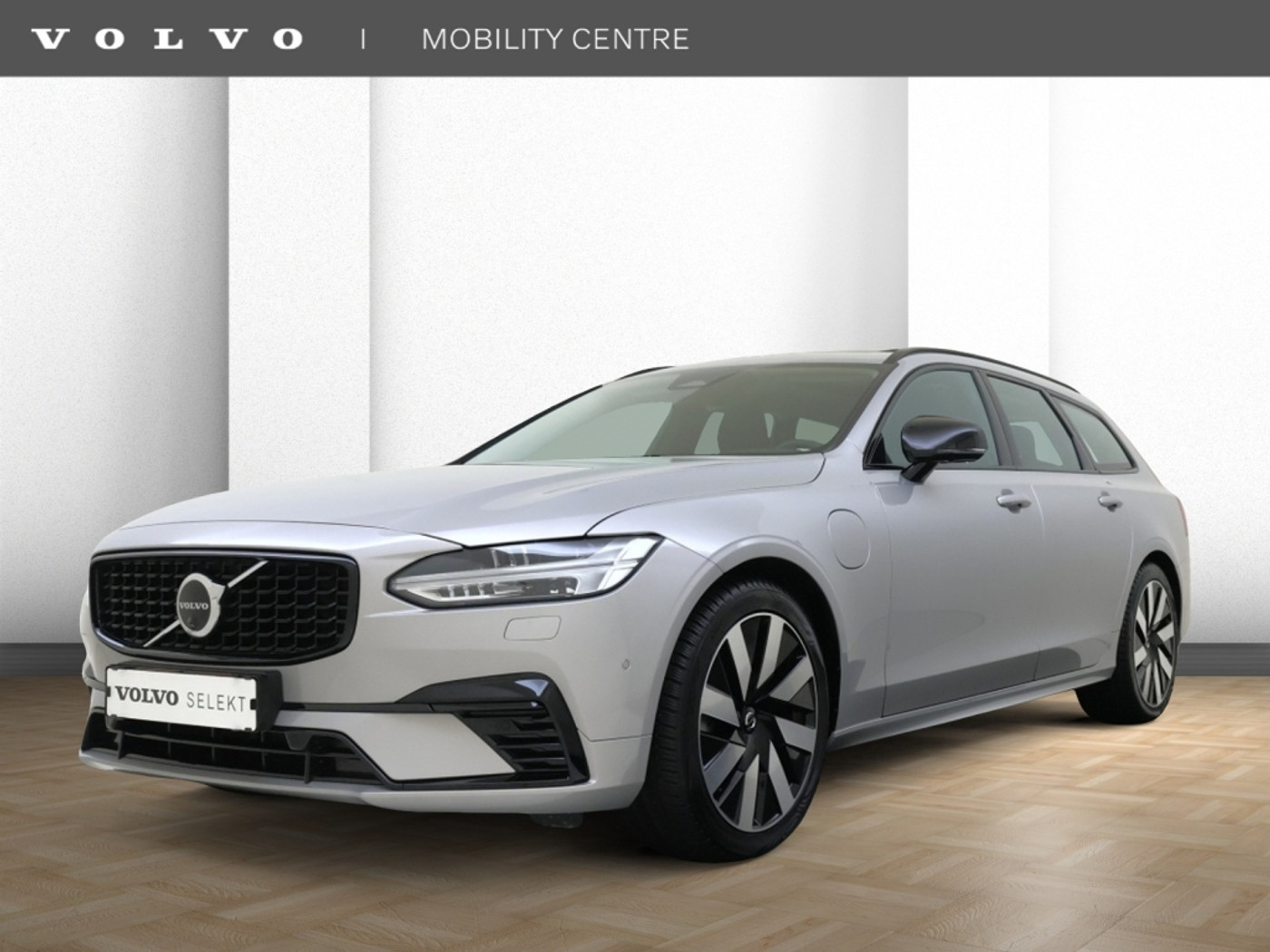 Volvo V90 T6 Ultimate Dark | Trekhaak | H&K Audio | 360 Camera | 2024 - voorkant