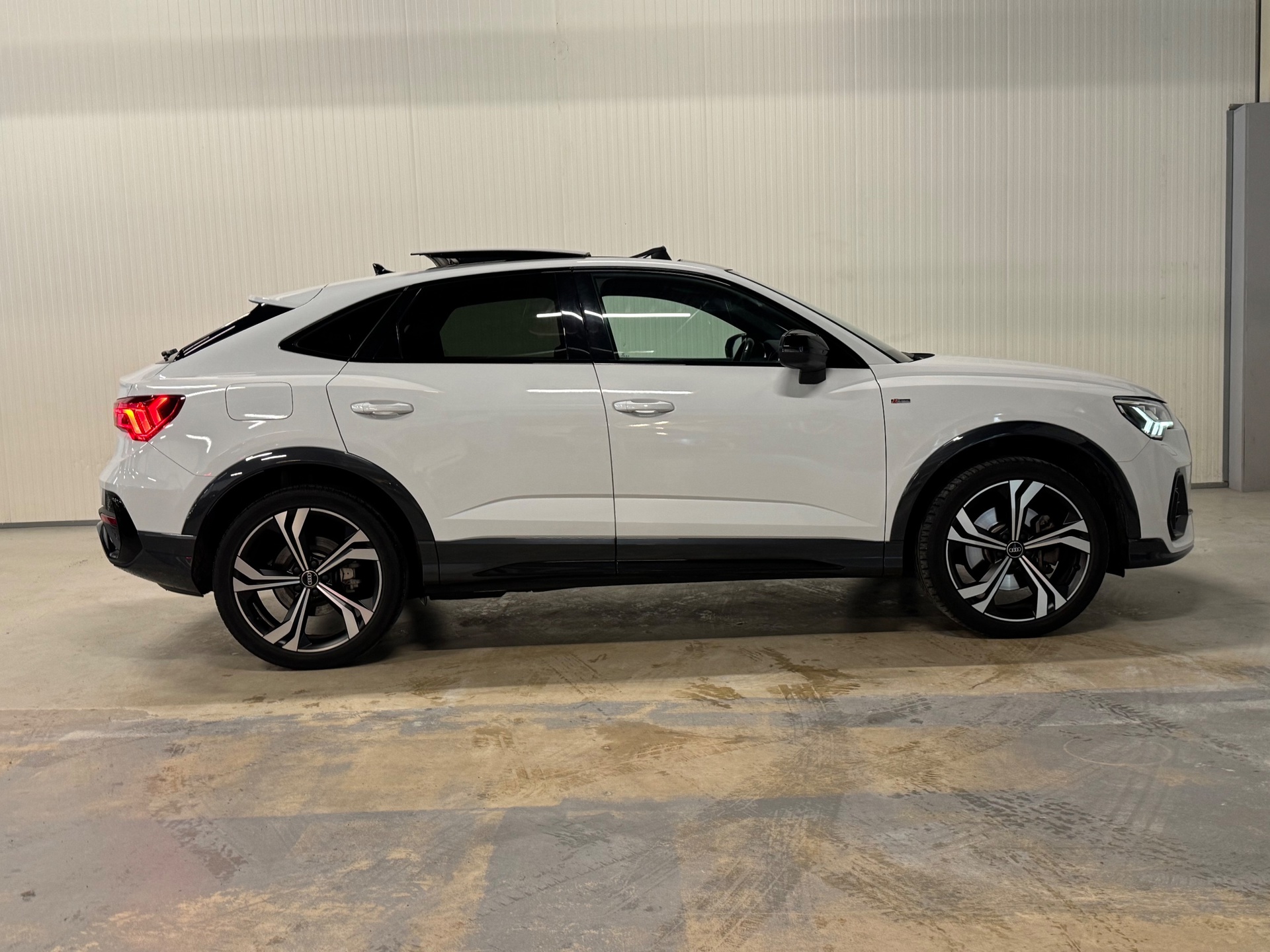 Foto van Audi Q3 Sportback E-tron