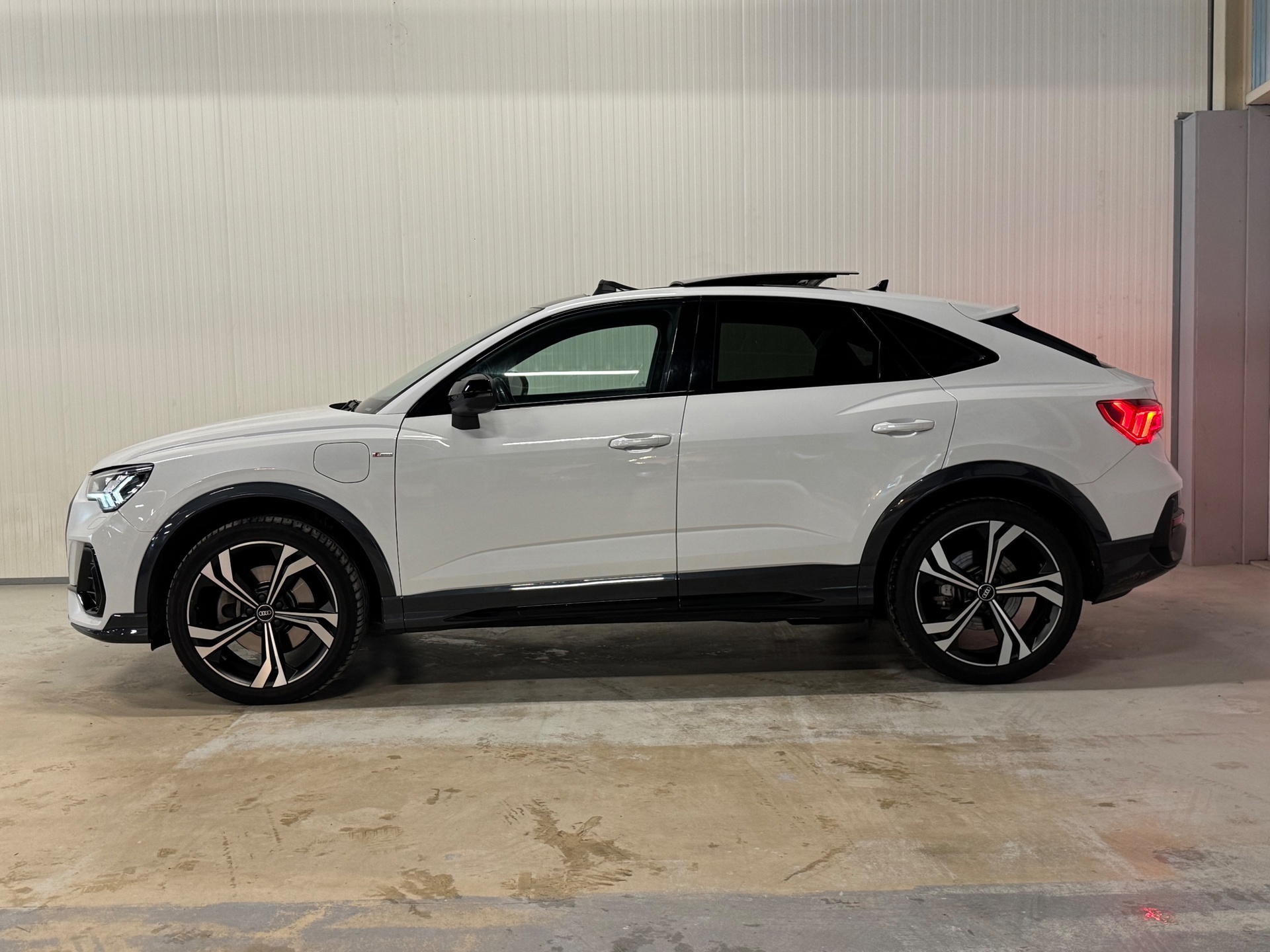 Foto van Audi Q3 Sportback E-tron
