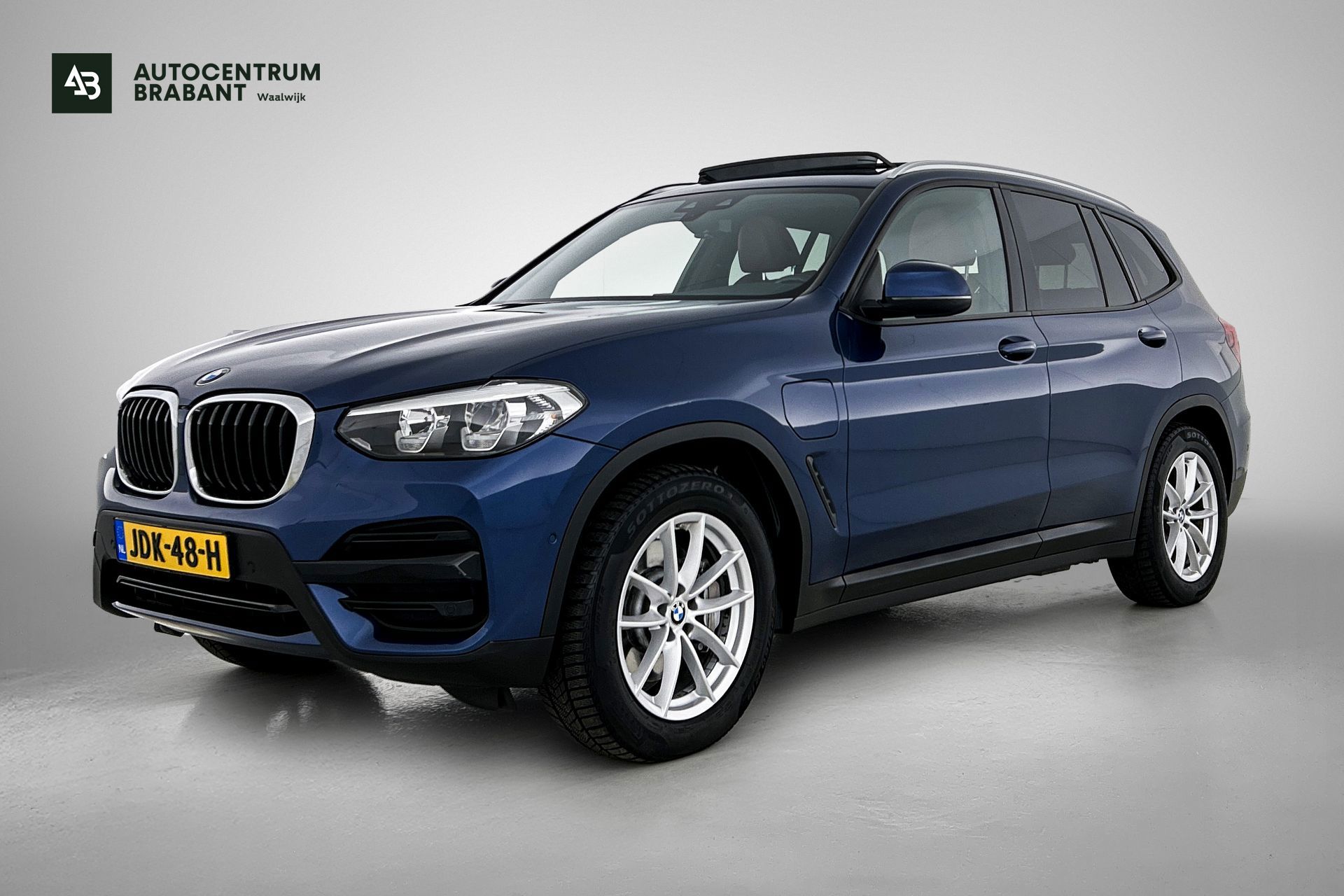 BMW X3 Xdrive30e XDrive30e High Executive(Goed onderH, Panorama, Carplay, Camera, StoelV, Parkeersensoren V+A, Etc) 2020 - voorkant