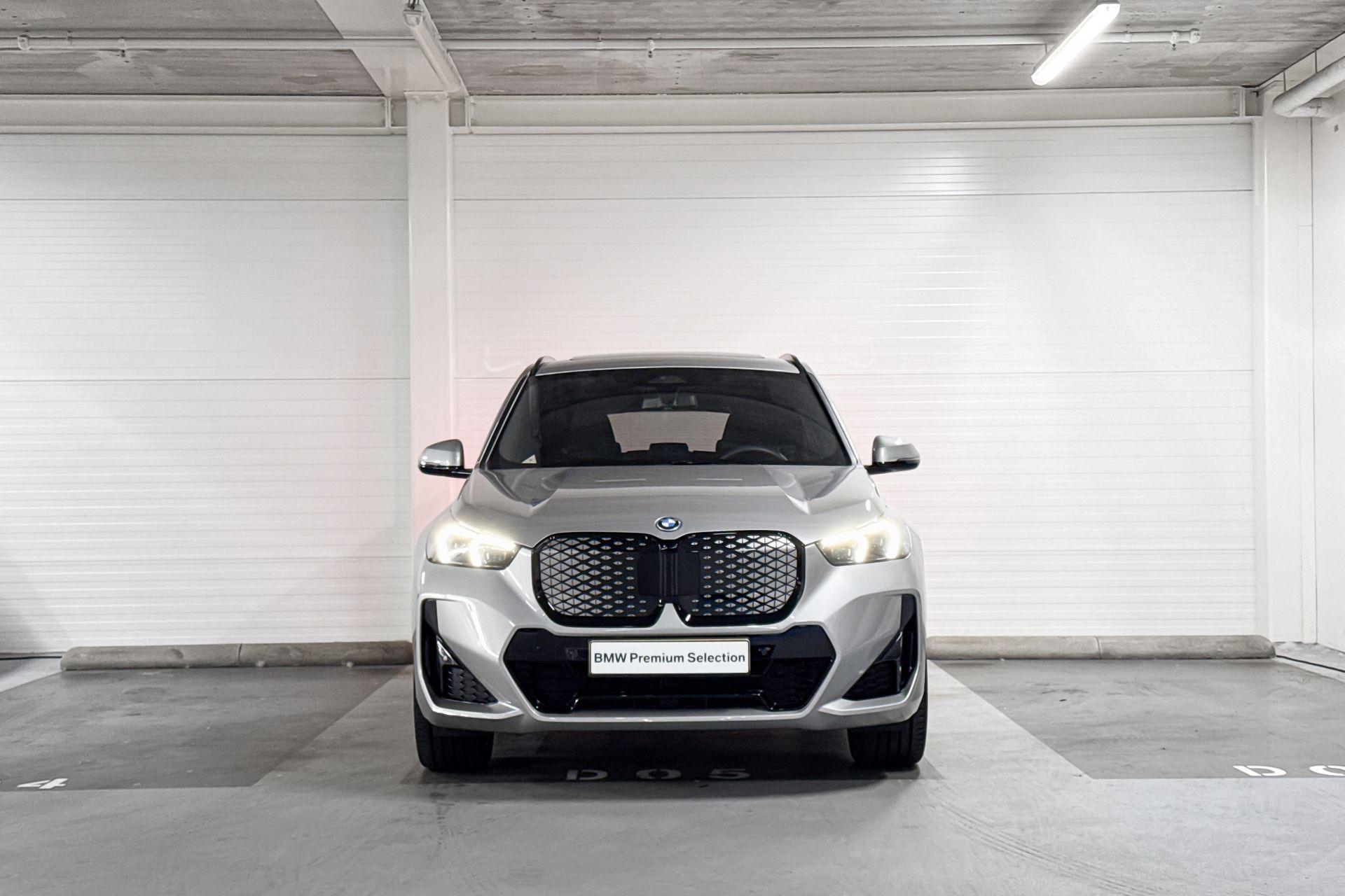 Foto van BMW Ix1 Xdrive30