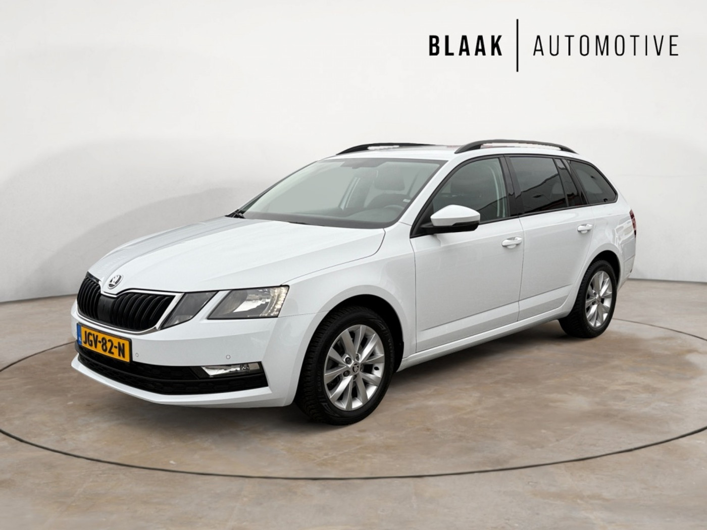 Skoda Octavia 1.0 TSI Business Edition | PDC voor achter | Apple/Android 2020 - voorkant