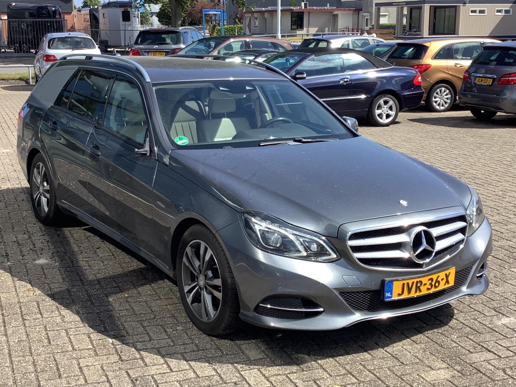 Foto van Mercedes-Benz E 200 Bluetec