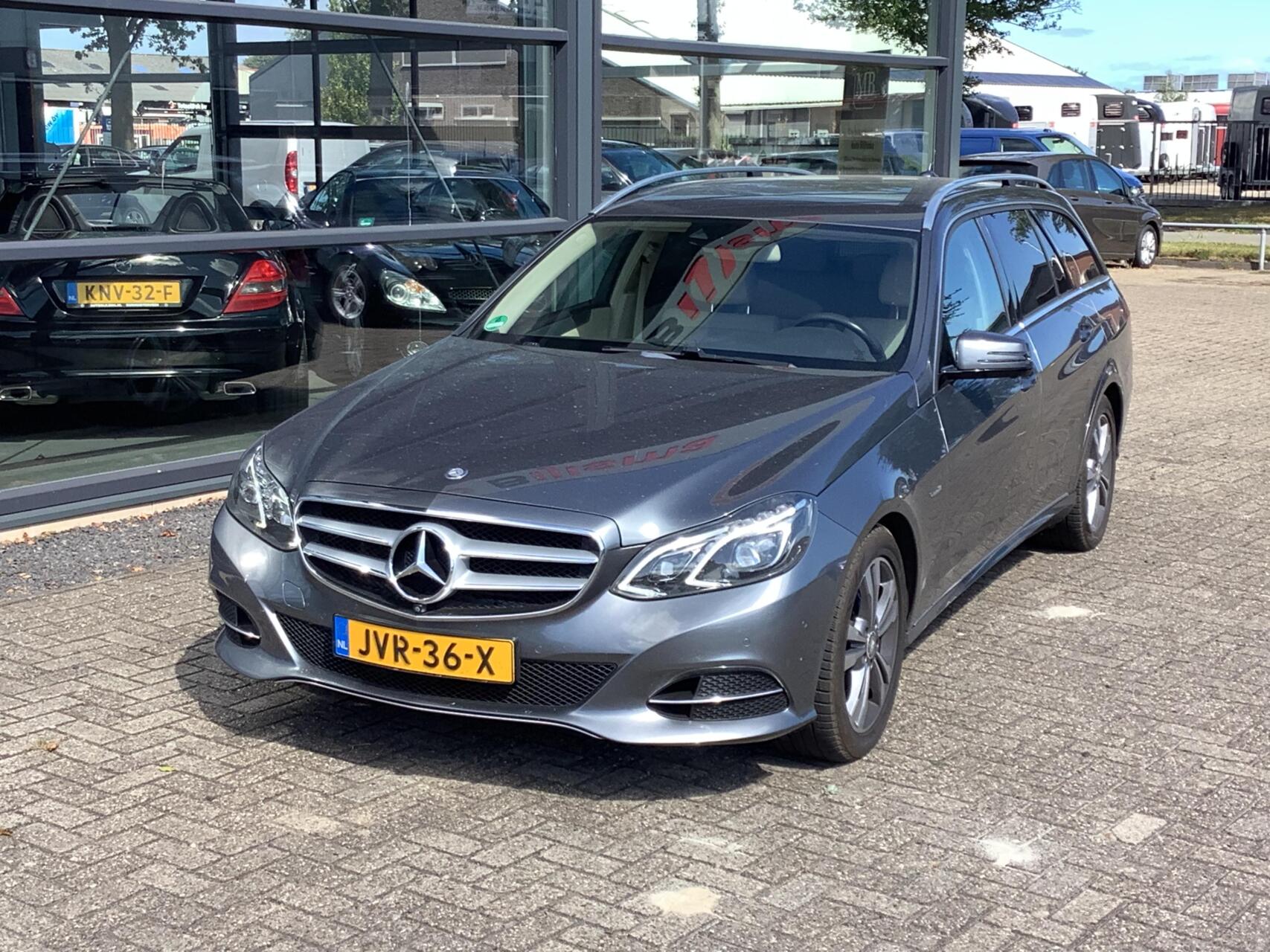 Foto van Mercedes-Benz E 200 Bluetec