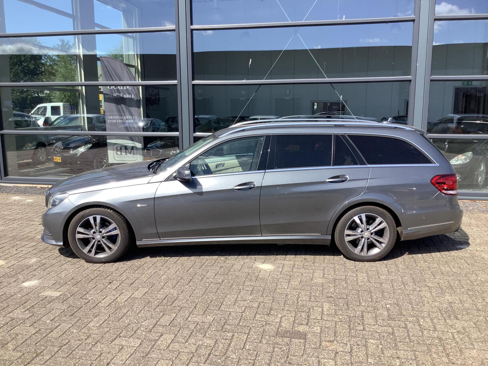 Foto van Mercedes-Benz E 200 Bluetec