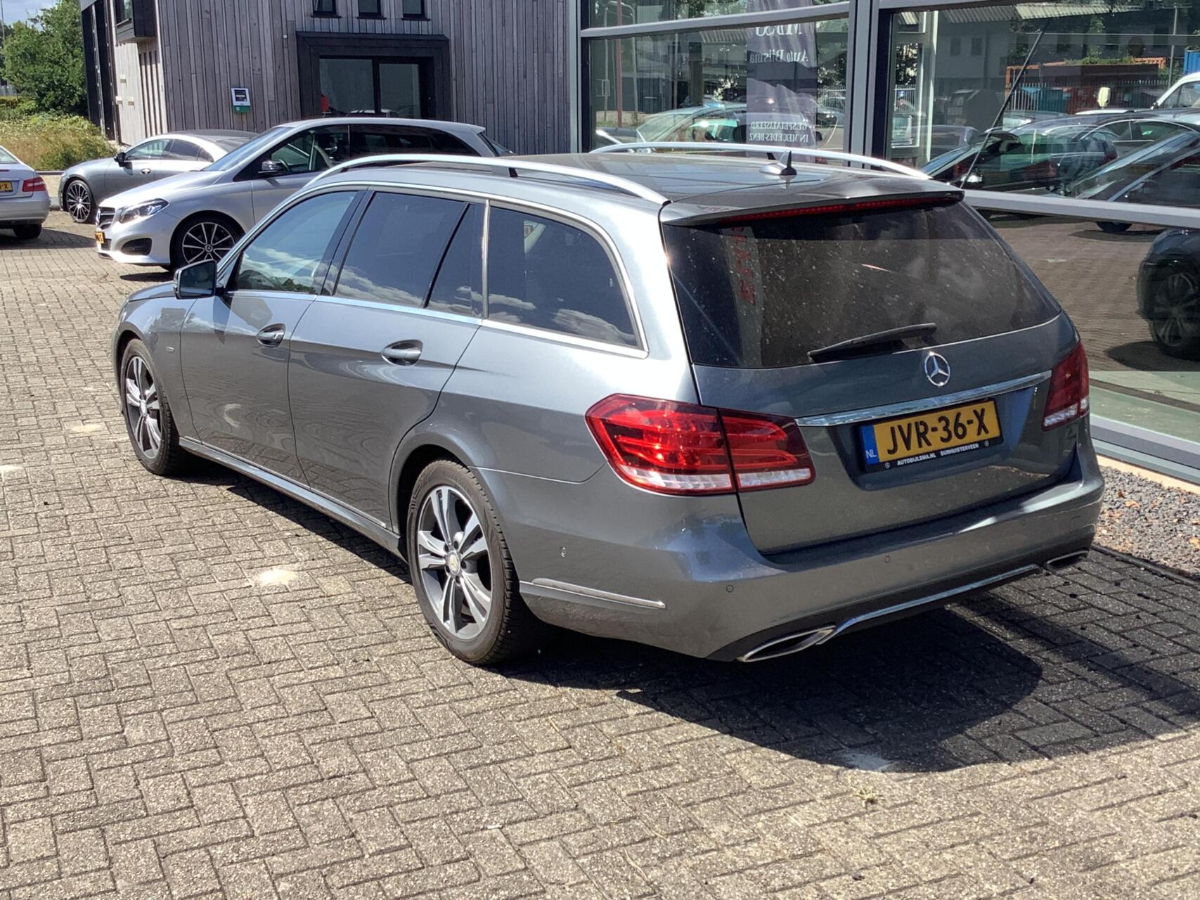 Foto van Mercedes-Benz E 200 Bluetec