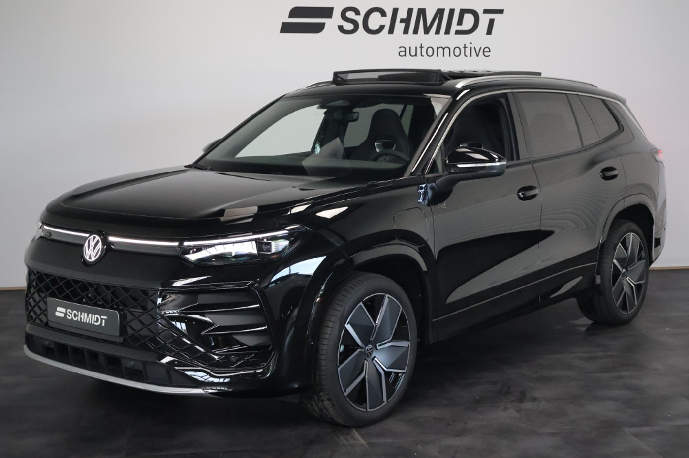 Volkswagen Tayron 1.5 eHybrid R-line DSG | Panoramadak | Trekhaak | Matrix 2026 - voorkant