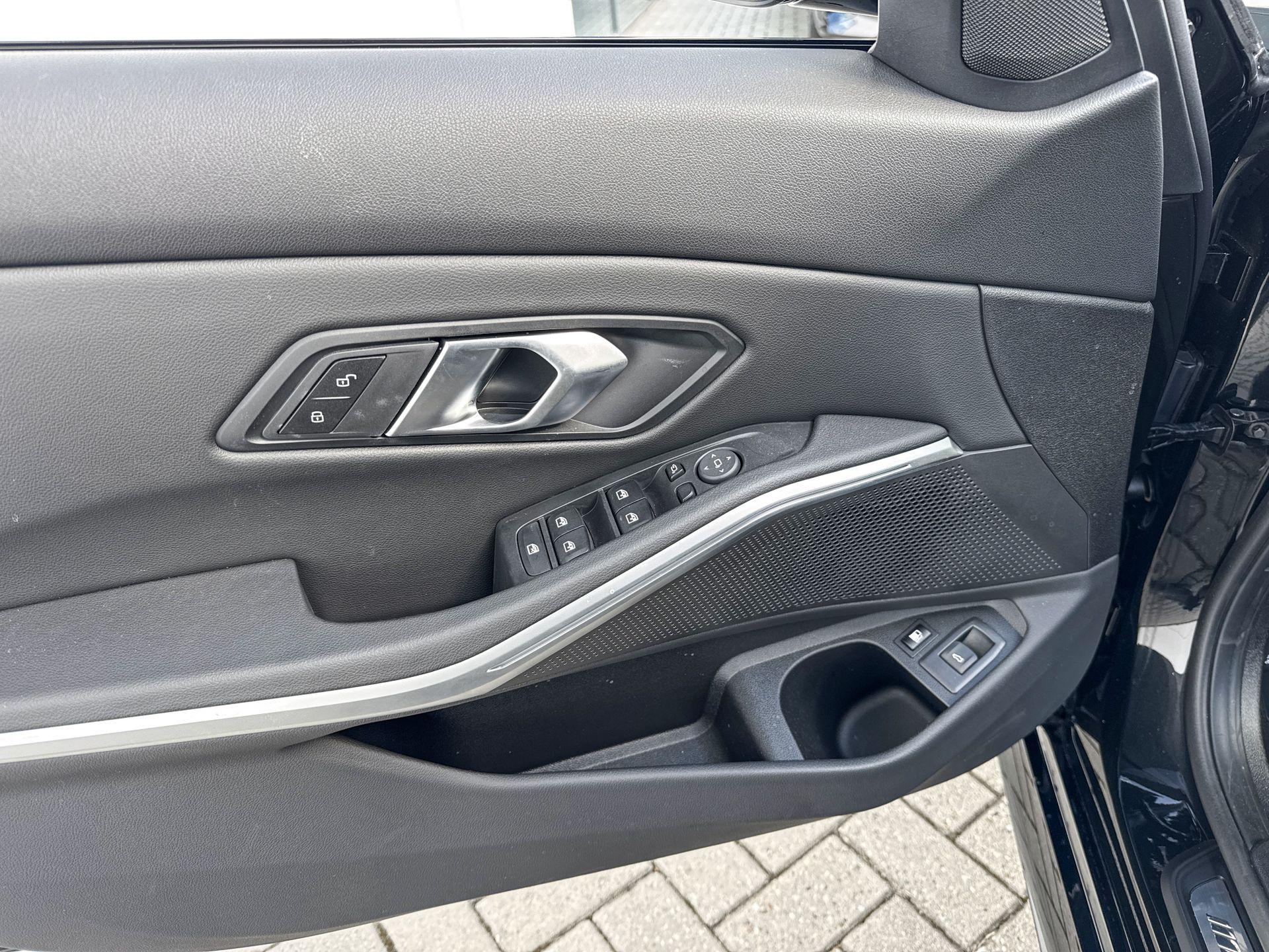 Foto van BMW 330e