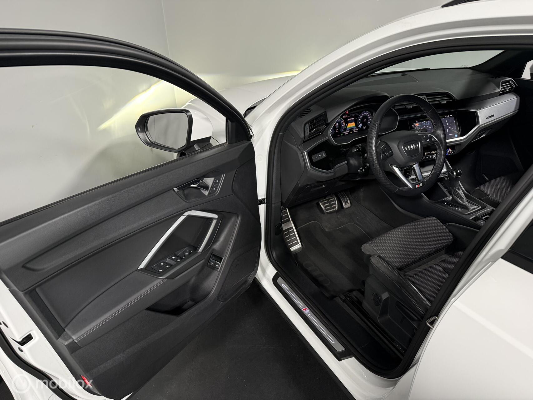 Foto van Audi Q3 E-tron