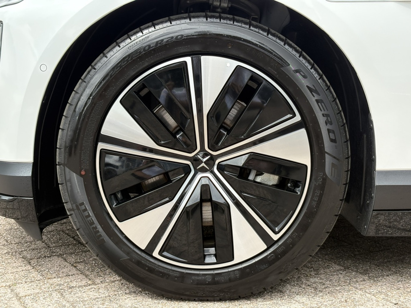 Foto van Polestar Polestar 4