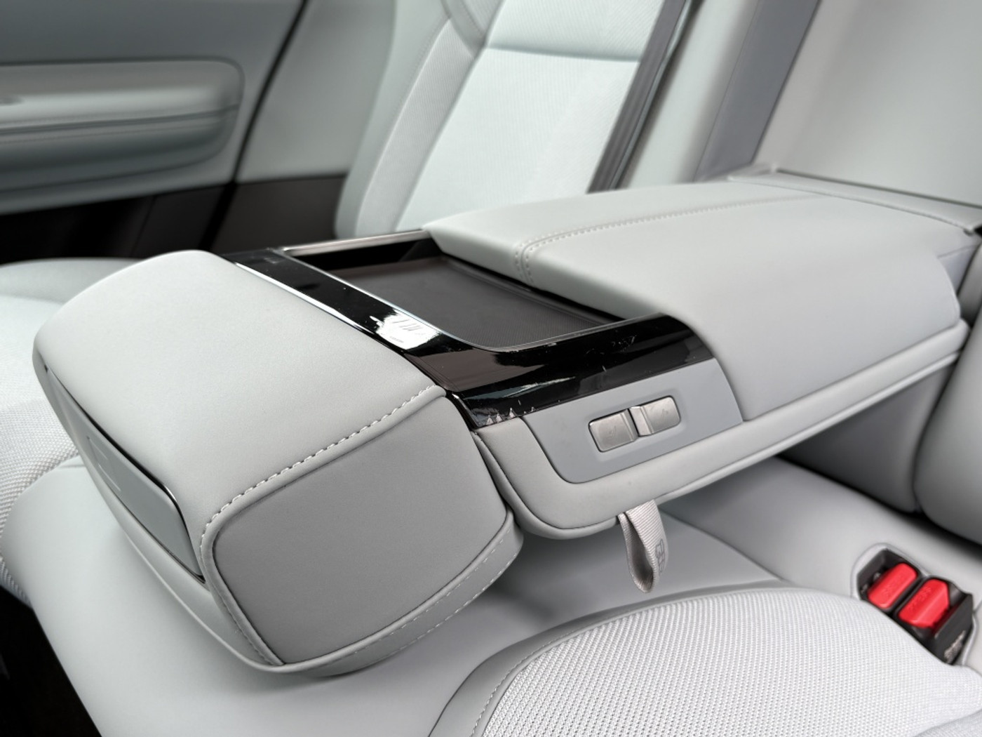Foto van Polestar Polestar 4