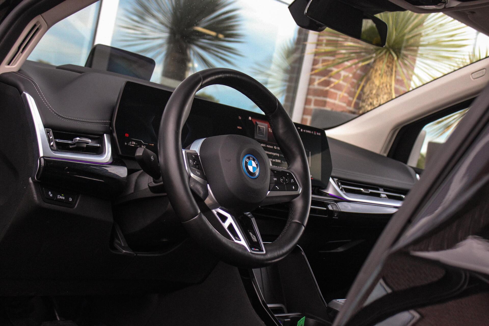 Foto van BMW 230e xDrive Active Tourer