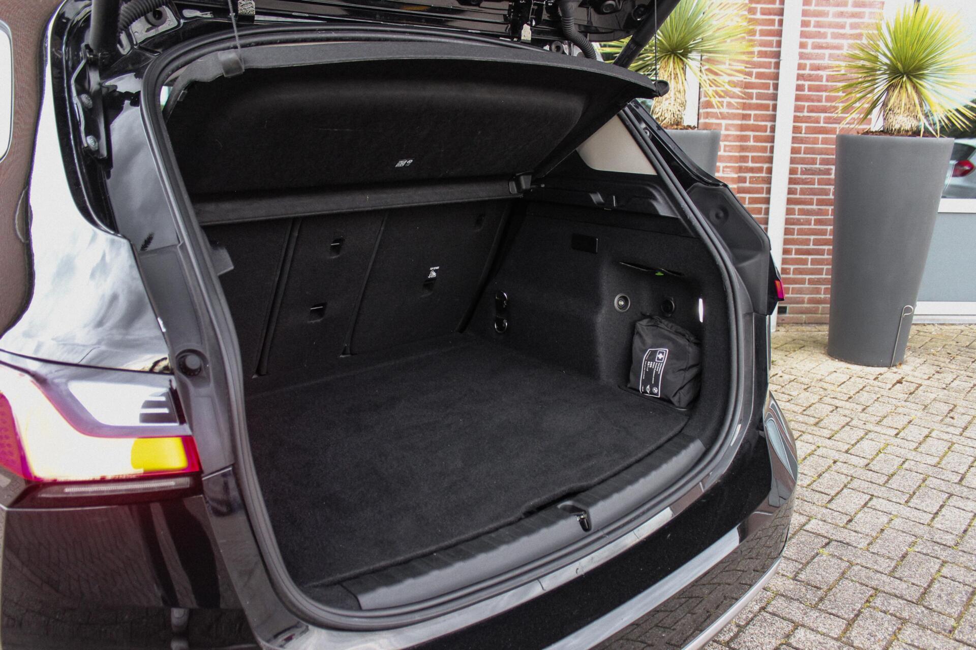 Foto van BMW 230e xDrive Active Tourer
