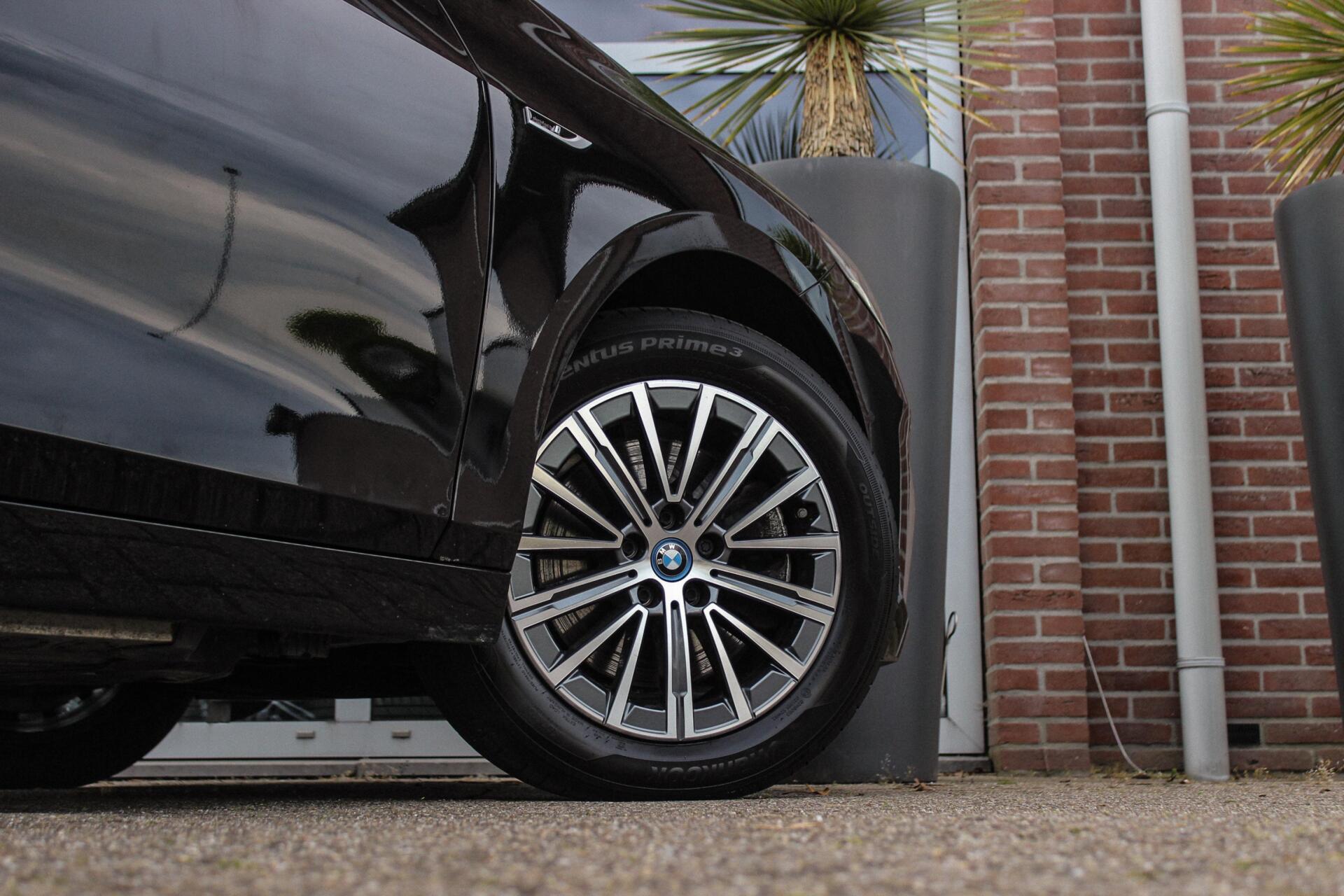 Foto van BMW 230e xDrive Active Tourer