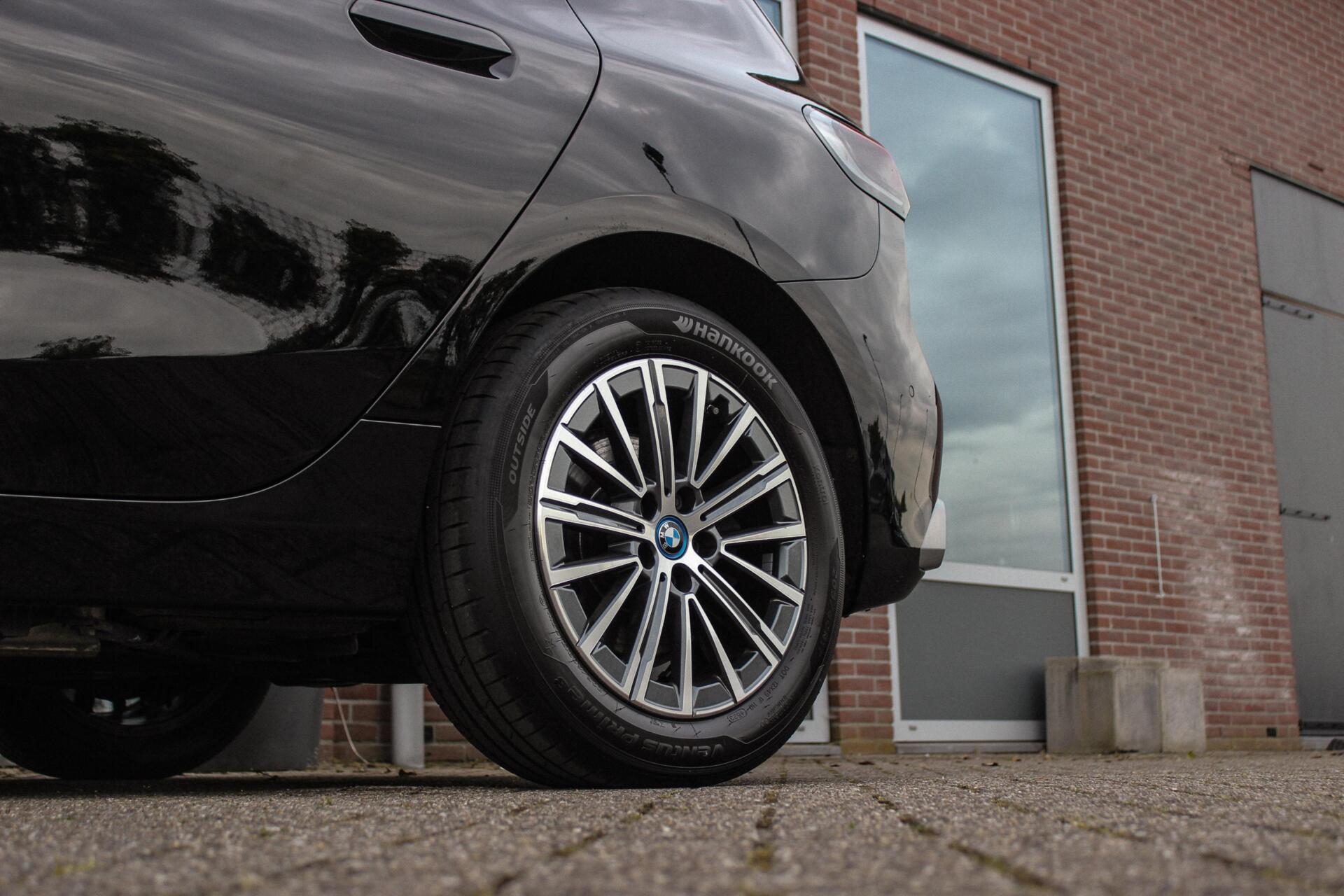 Foto van BMW 230e xDrive Active Tourer