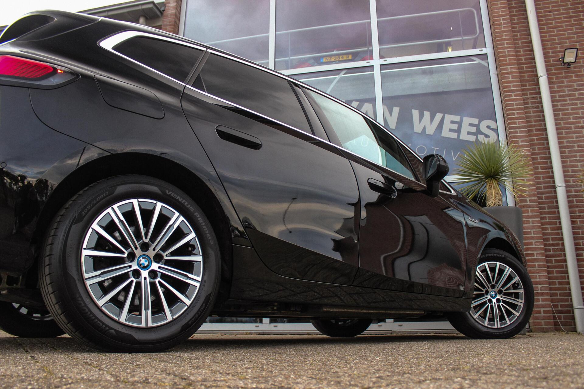 Foto van BMW 230e xDrive Active Tourer