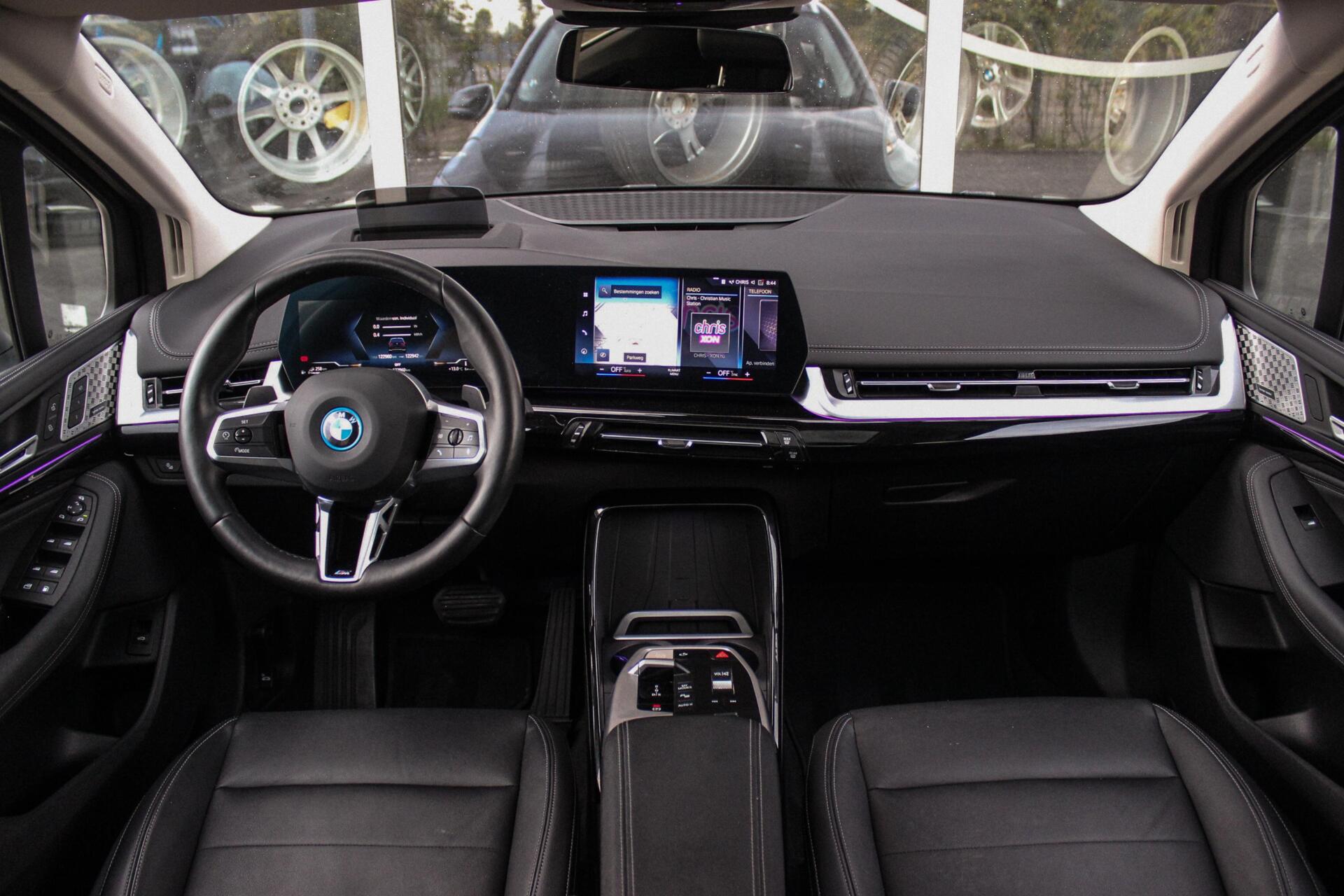 Foto van BMW 230e xDrive Active Tourer
