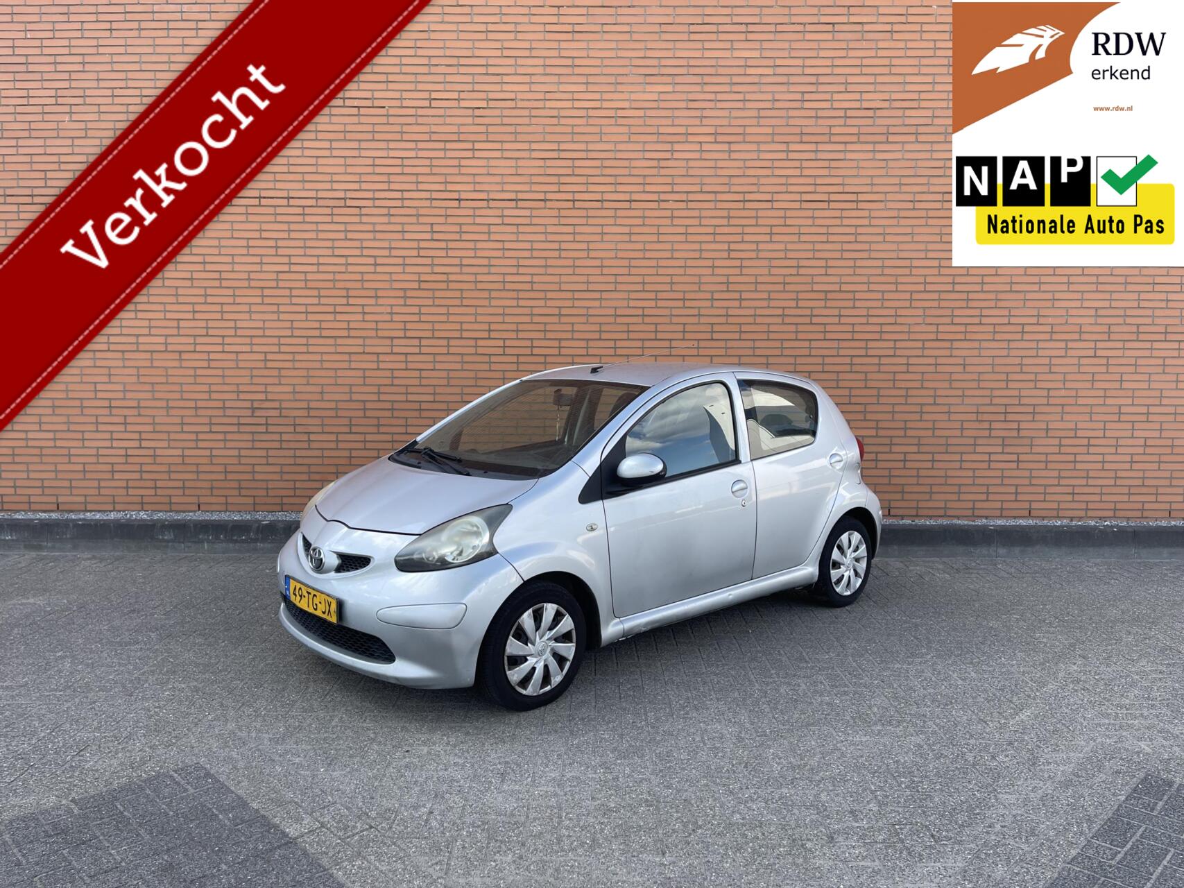 Toyota Toyota Aygo 1.0 209DKM | NAP | AIRCO | PARKEERSENSOR| APK-26 2006 - voorkant