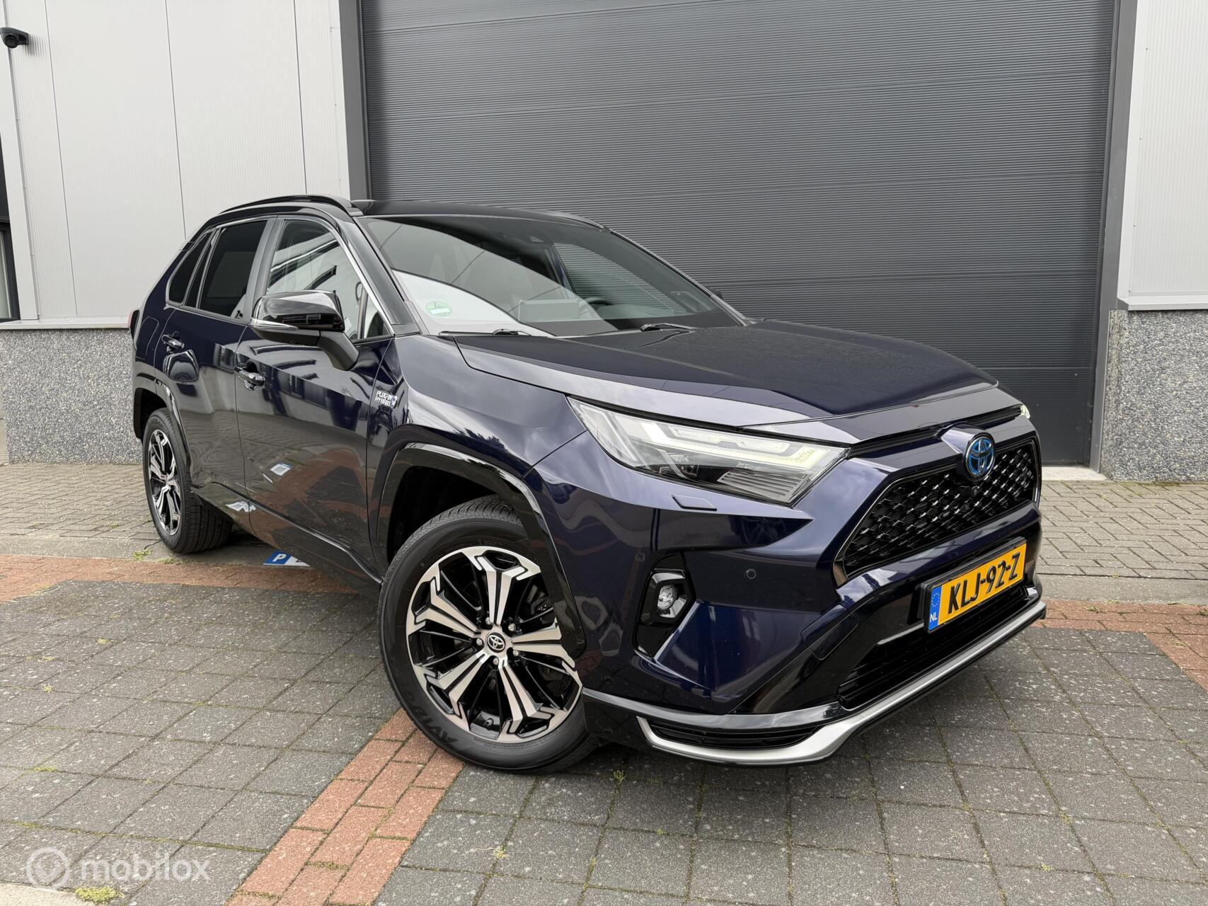 Toyota Rav4 2.5 Plug-in Hybrid AWD Bi-Tone Plus 2022 - voorkant
