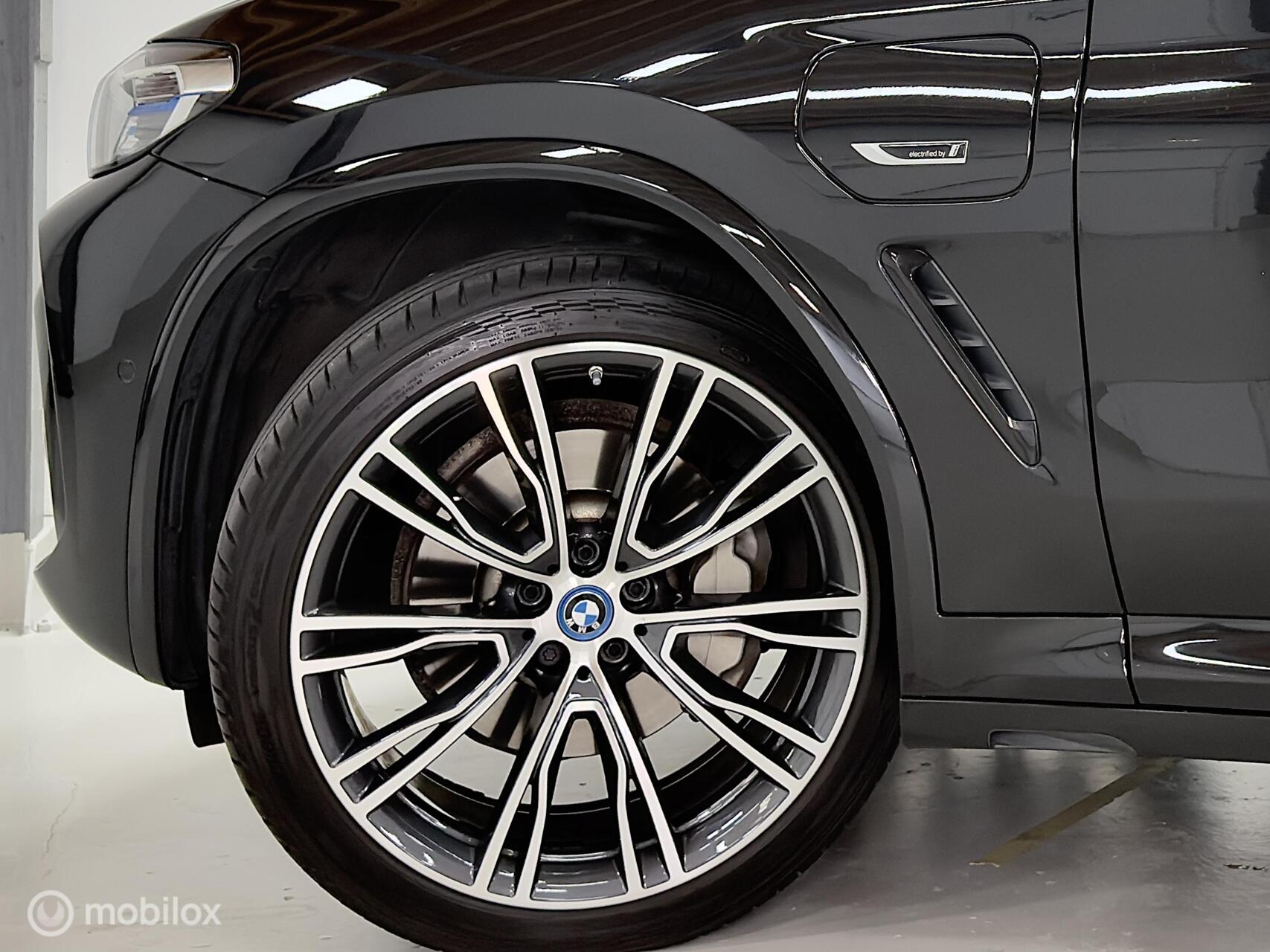 Foto van BMW X3 Xdrive30e