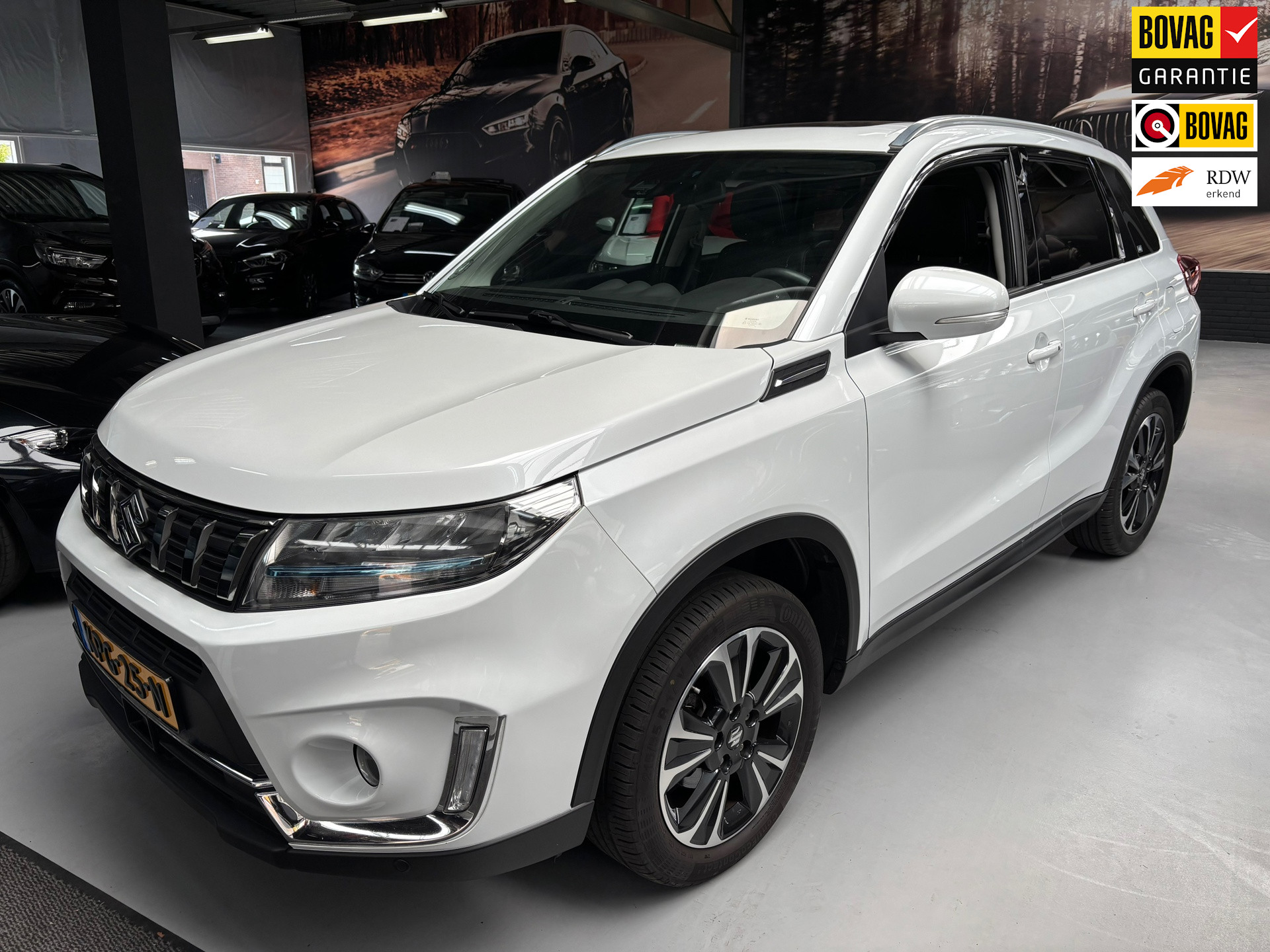 Suzuki Vitara 1.4 Boosterjet Style Smart Hybrid / Carplay / Panorama Dak 2022 - voorkant
