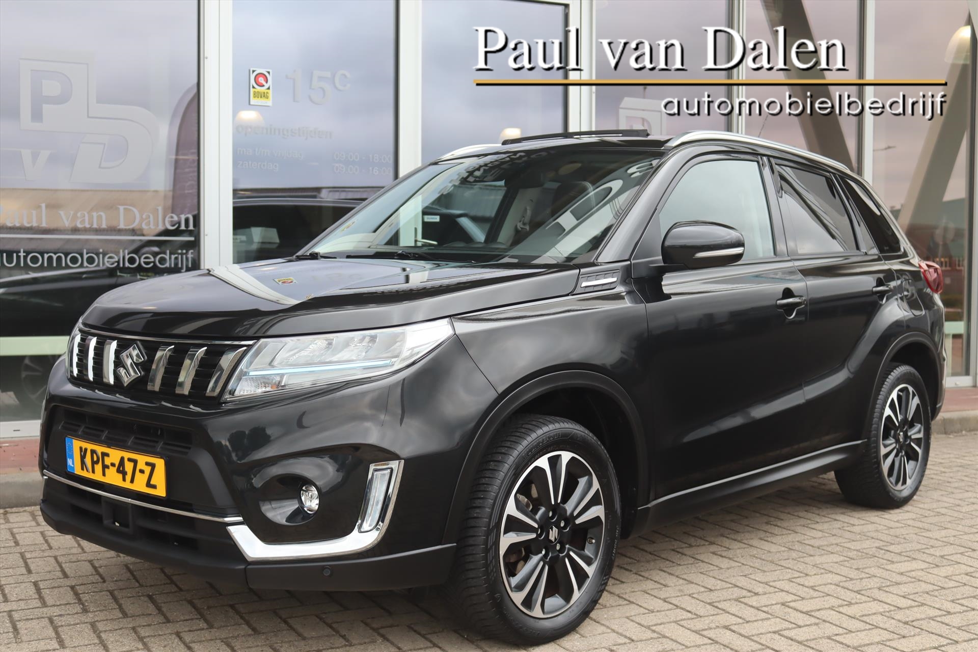 Suzuki Vitara 1.5 HYBRID AUTOMAAT STYLE Panodak | Navi | Camera | Stoelverw. | Adapt.Cruise | Led | Keyless | 17 Inch Lm | Clima | 2023 - voorkant