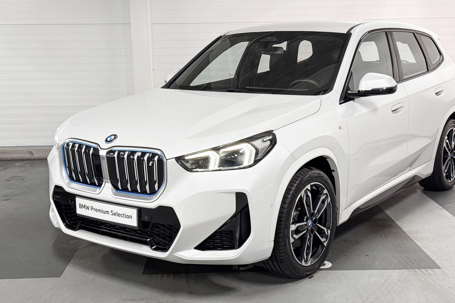 Foto van BMW Ix1