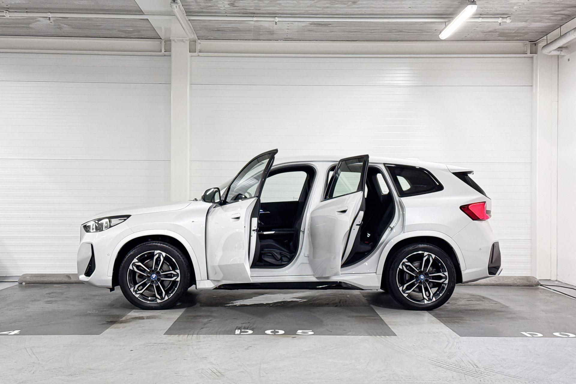 Foto van BMW Ix1