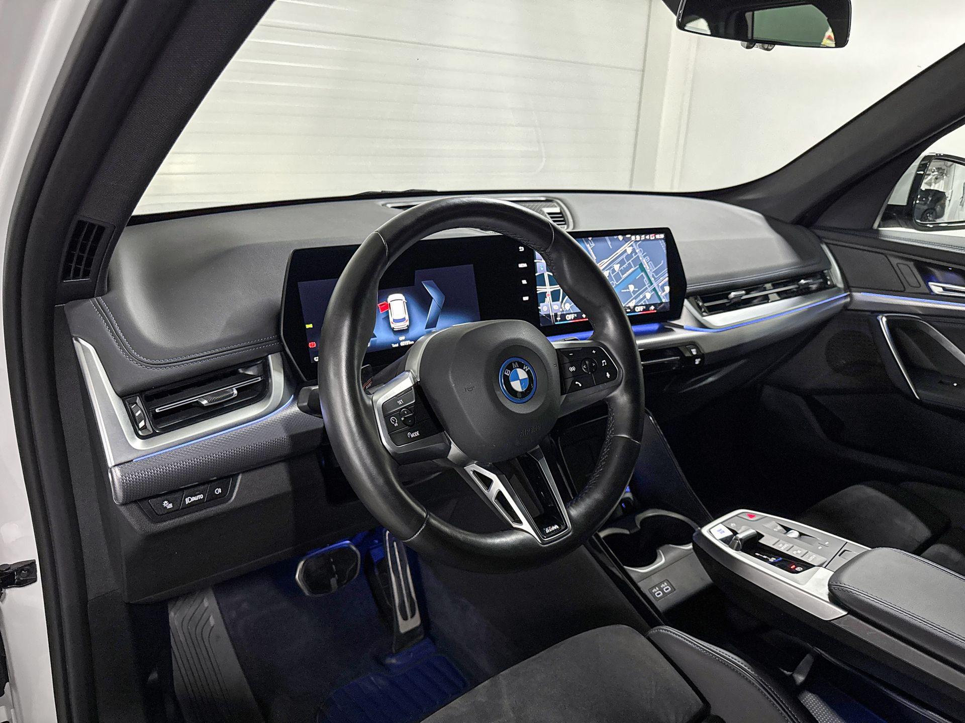 Foto van BMW Ix1