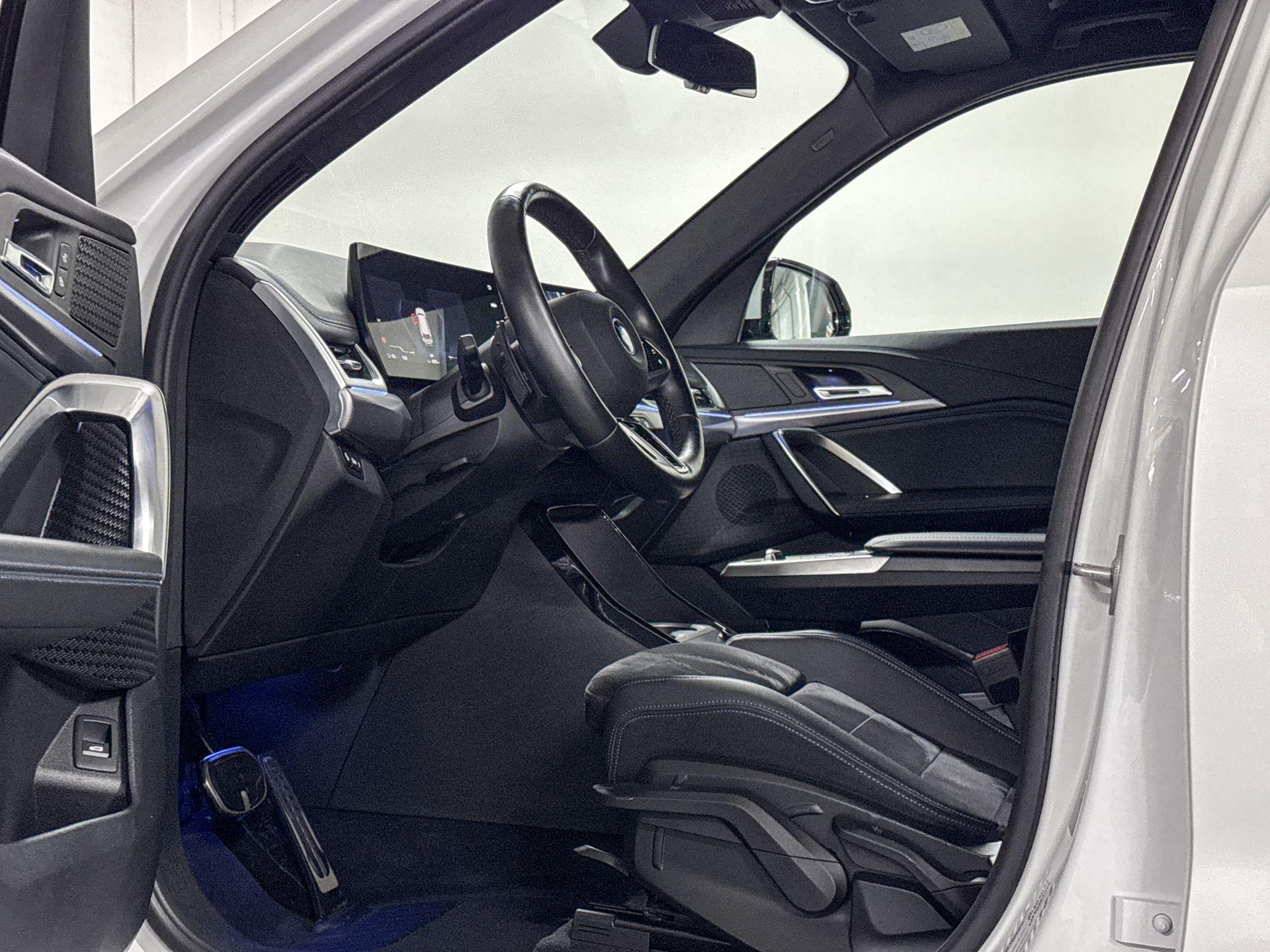 Foto van BMW Ix1