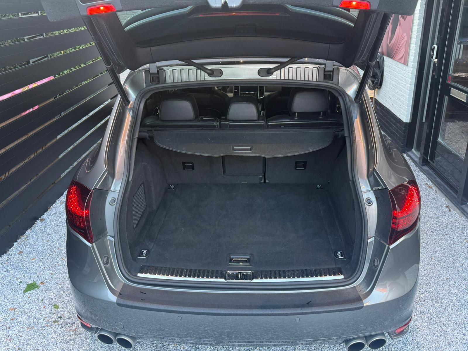 Foto van Porsche Cayenne Turbo