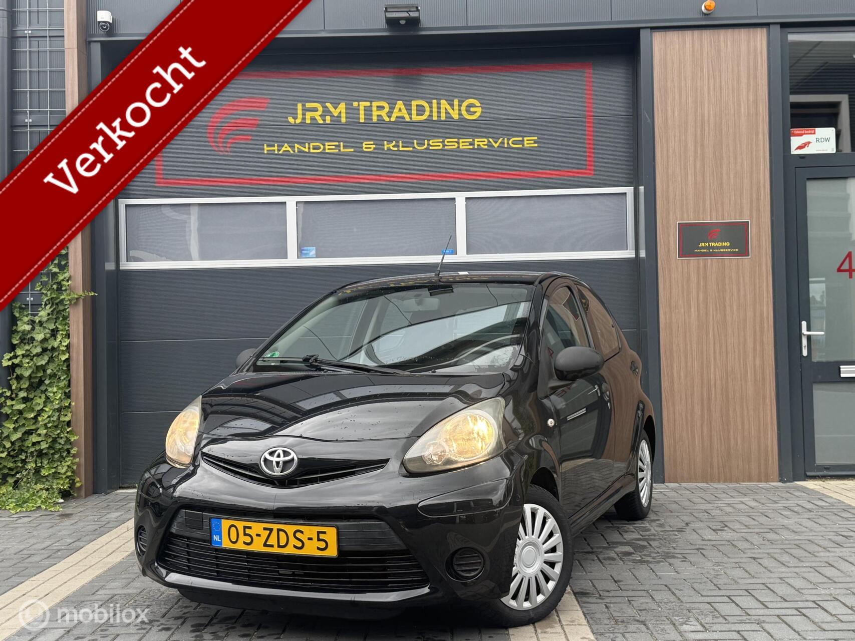 Toyota Aygo 1.0 VVT-i Comfort 5-DRS | AIRCO | DEALER-OH 2012 - voorkant