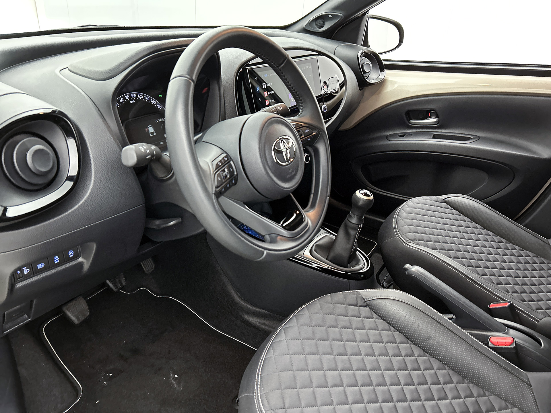 Foto van Toyota Toyota Aygo X