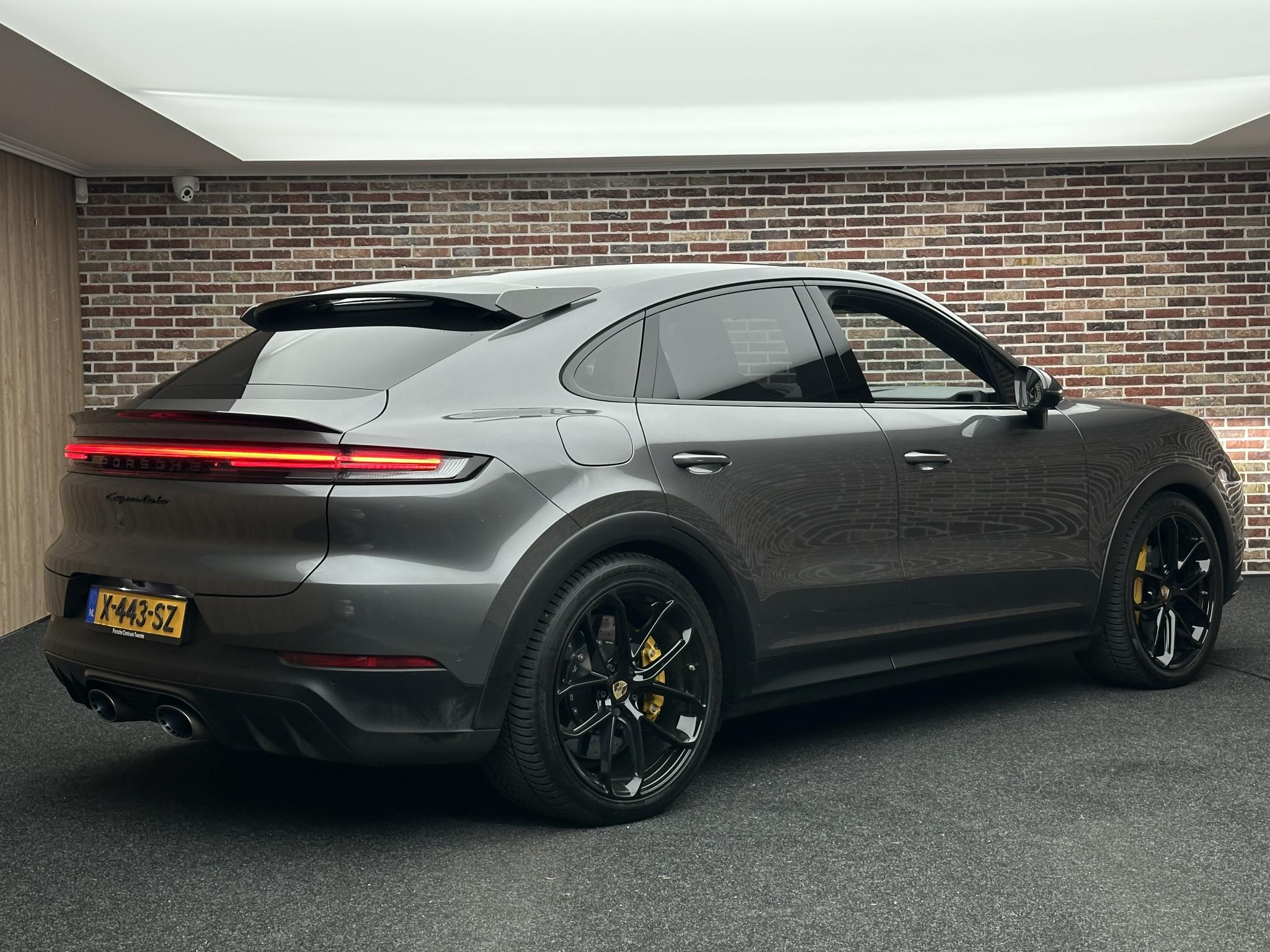 Foto van Porsche Cayenne Turbo E-hybrid