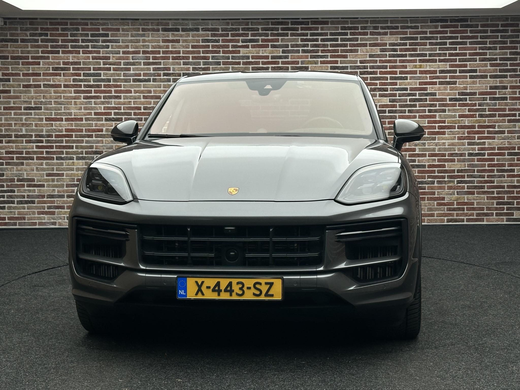 Foto van Porsche Cayenne Turbo E-hybrid