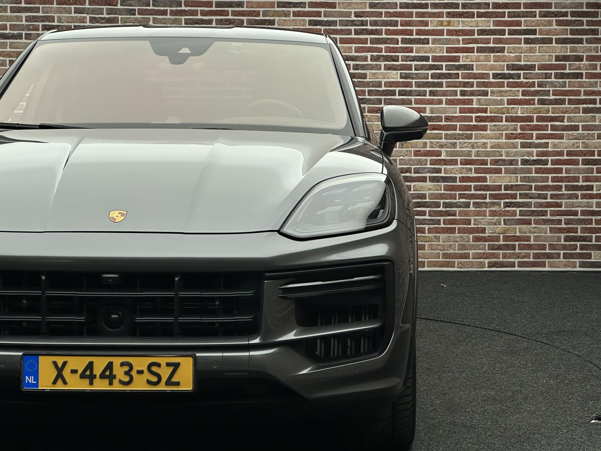 Foto van Porsche Cayenne Turbo E-hybrid