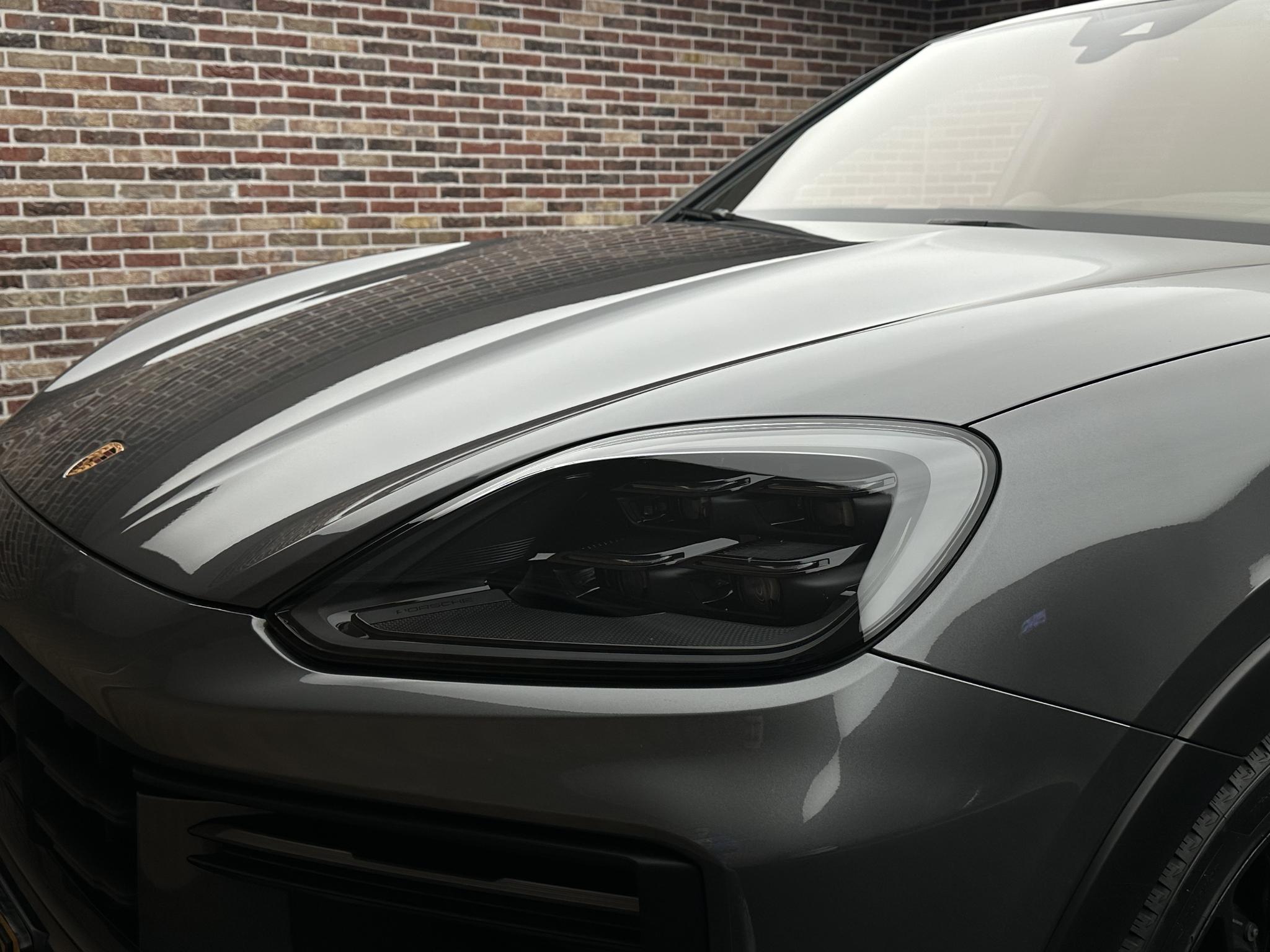 Foto van Porsche Cayenne Turbo E-hybrid